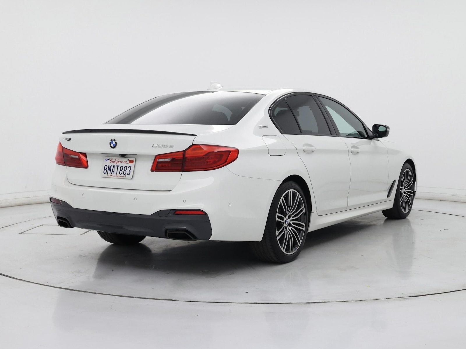 2019 BMW 5 Series 530e - Photo 9