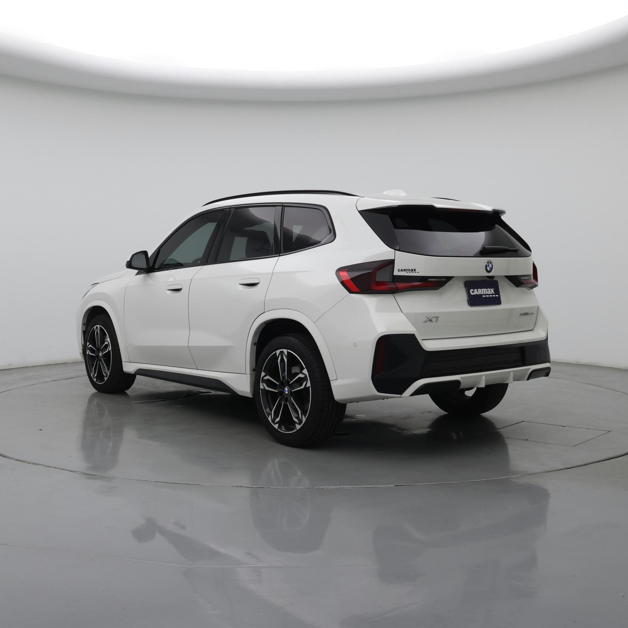 Thumbnail: 2023 BMW X1 - 2