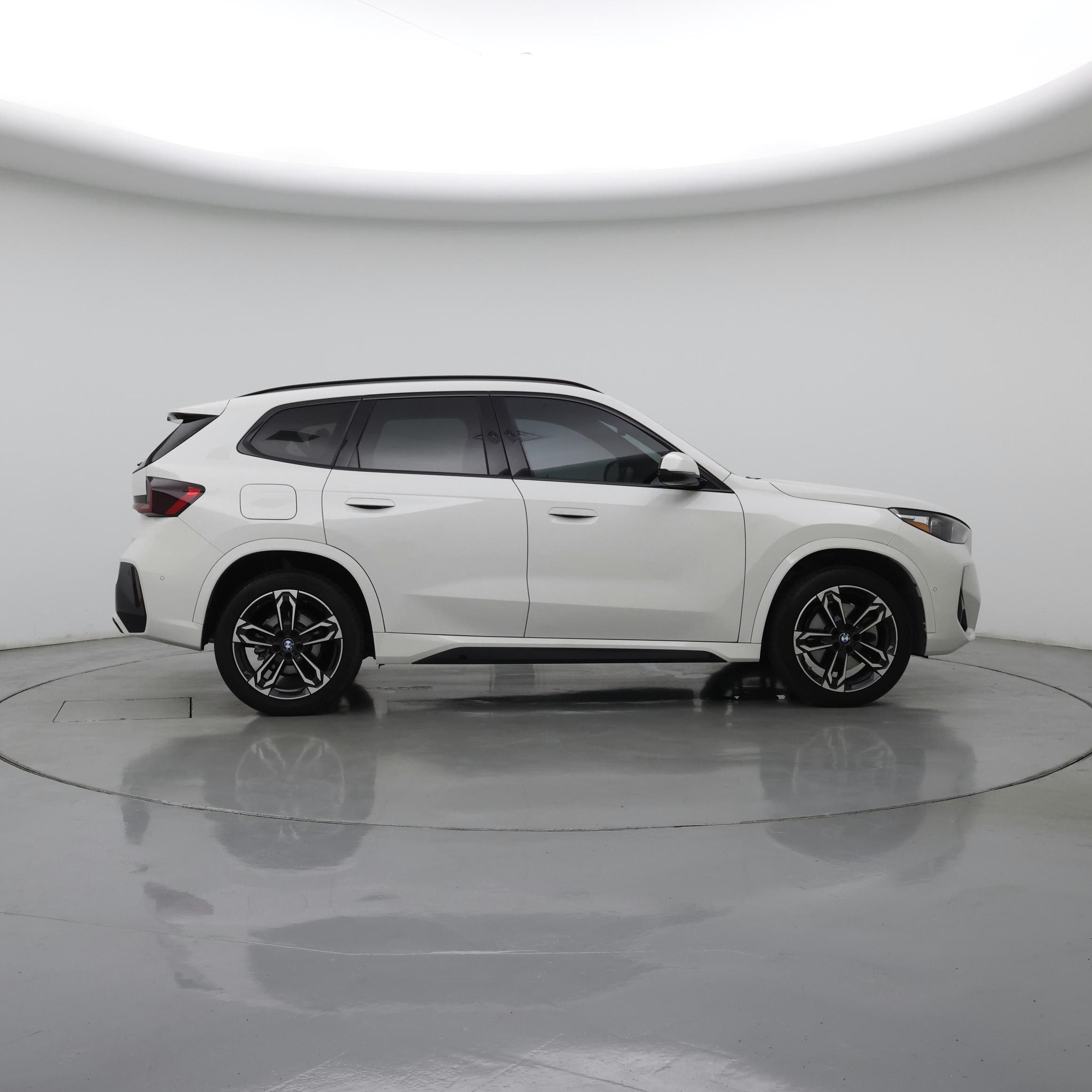 Thumbnail: 2023 BMW X1 - 7