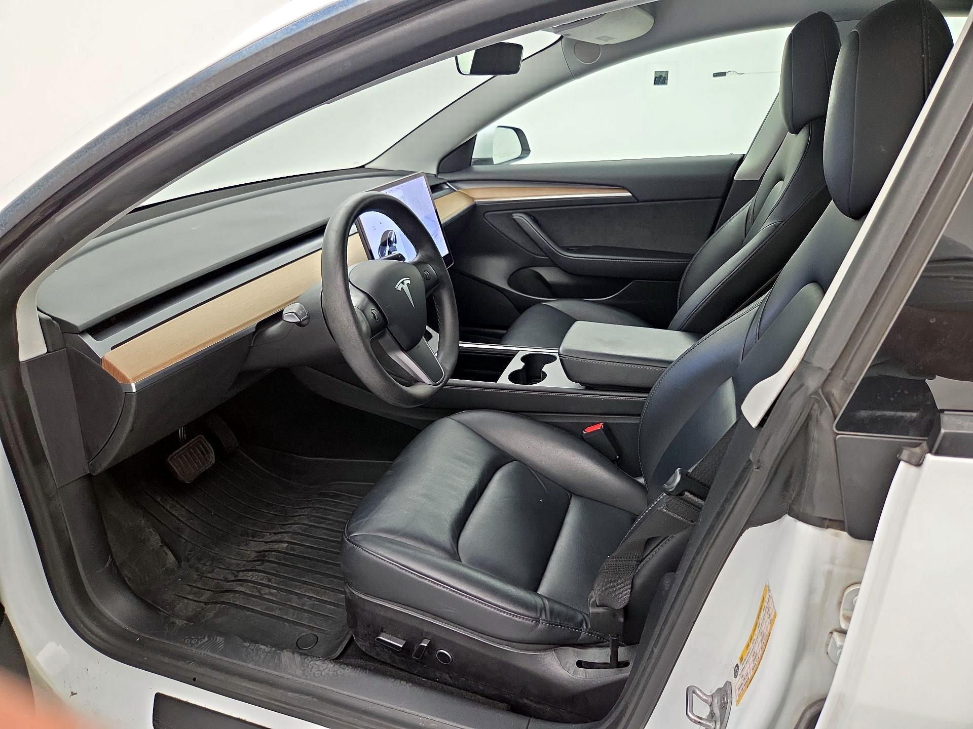Thumbnail: 2021 Tesla Model 3 - 11