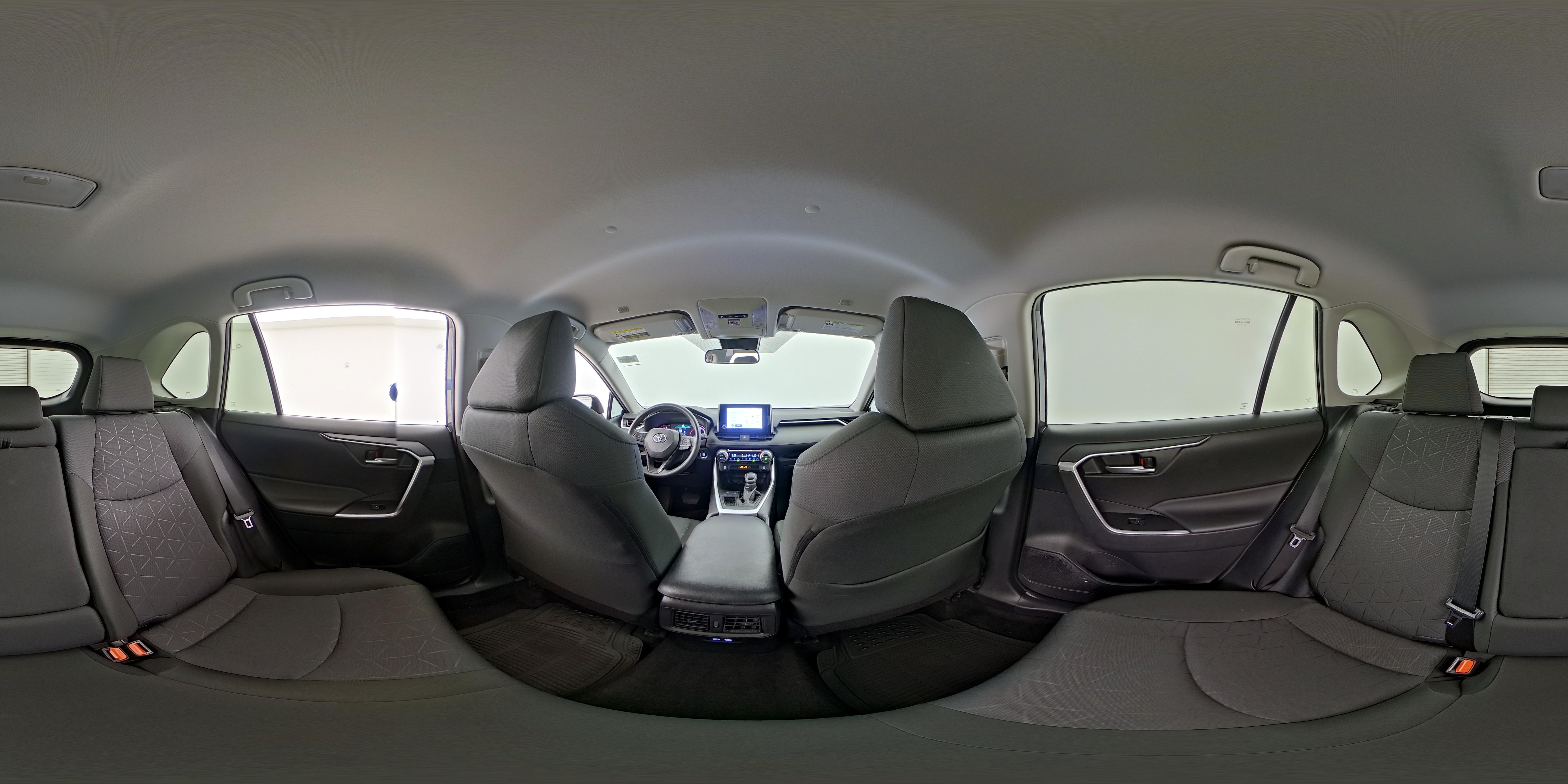 2025 Toyota RAV4 XLE - Photo 24