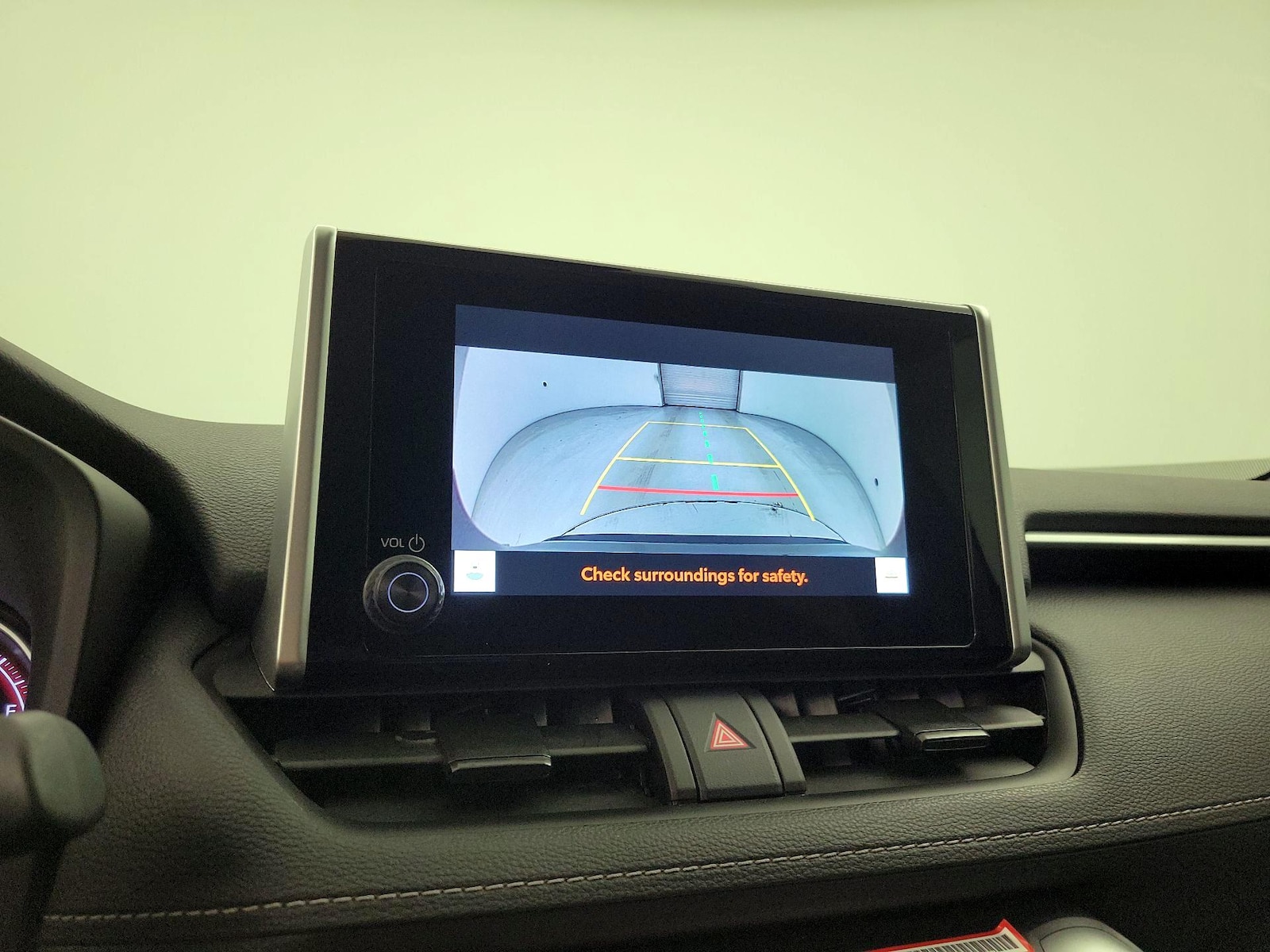 2025 Toyota RAV4 XLE - Photo 15