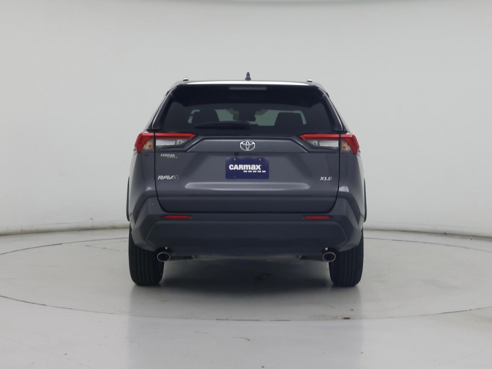 2025 Toyota RAV4 XLE - Photo 7