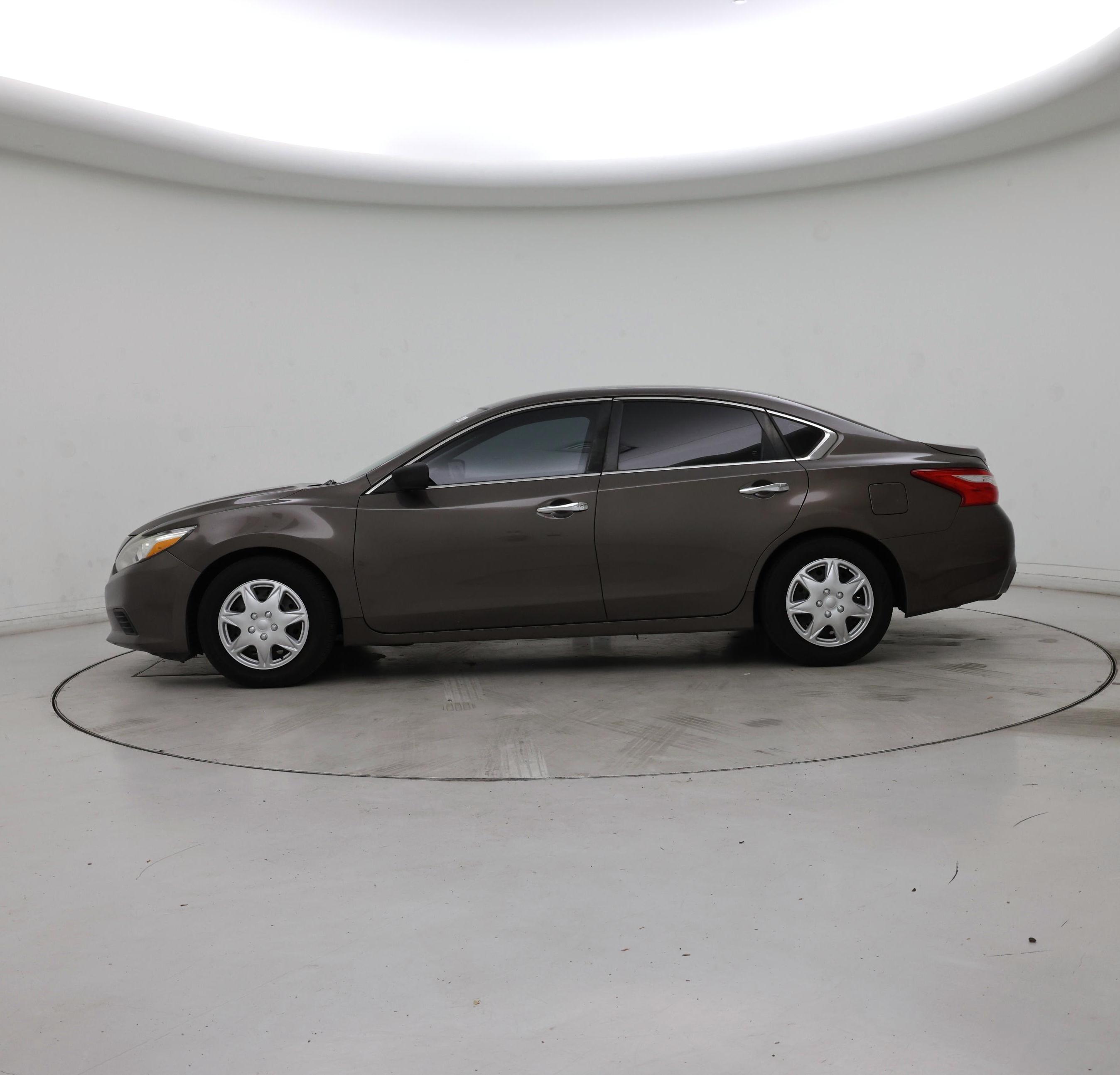 Thumbnail: 2017 Nissan Altima - 3