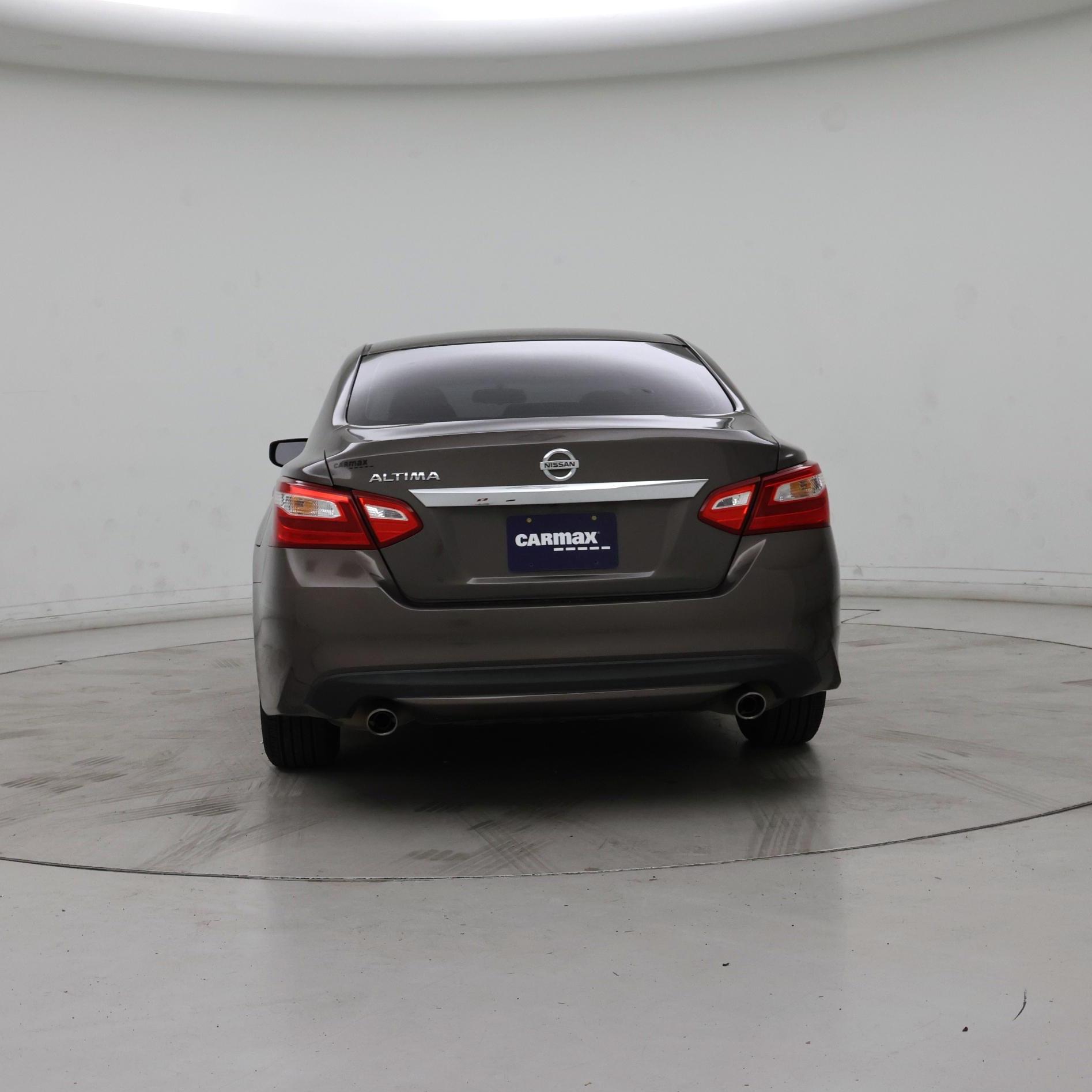 Thumbnail: 2017 Nissan Altima - 6
