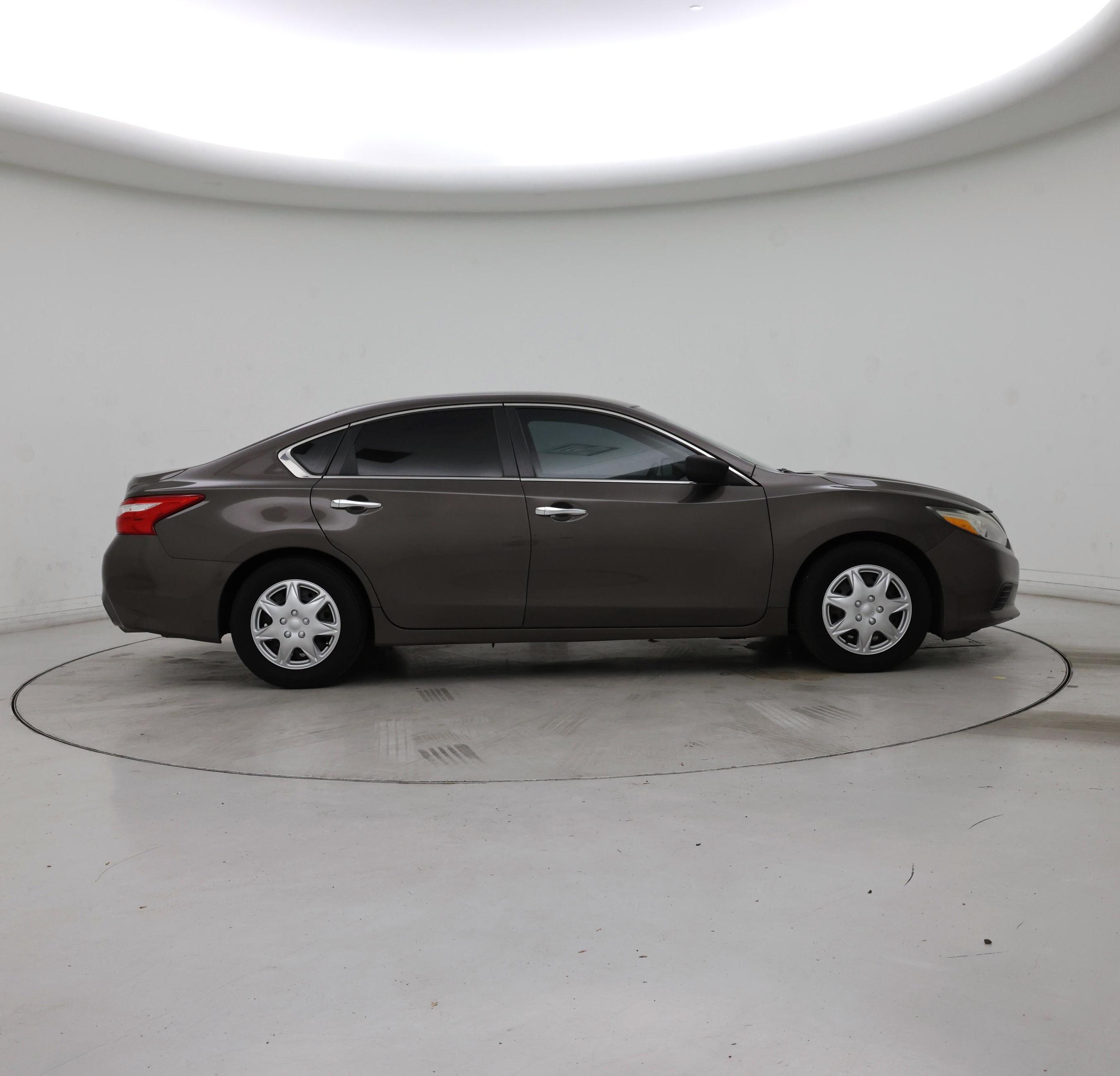 Thumbnail: 2017 Nissan Altima - 7