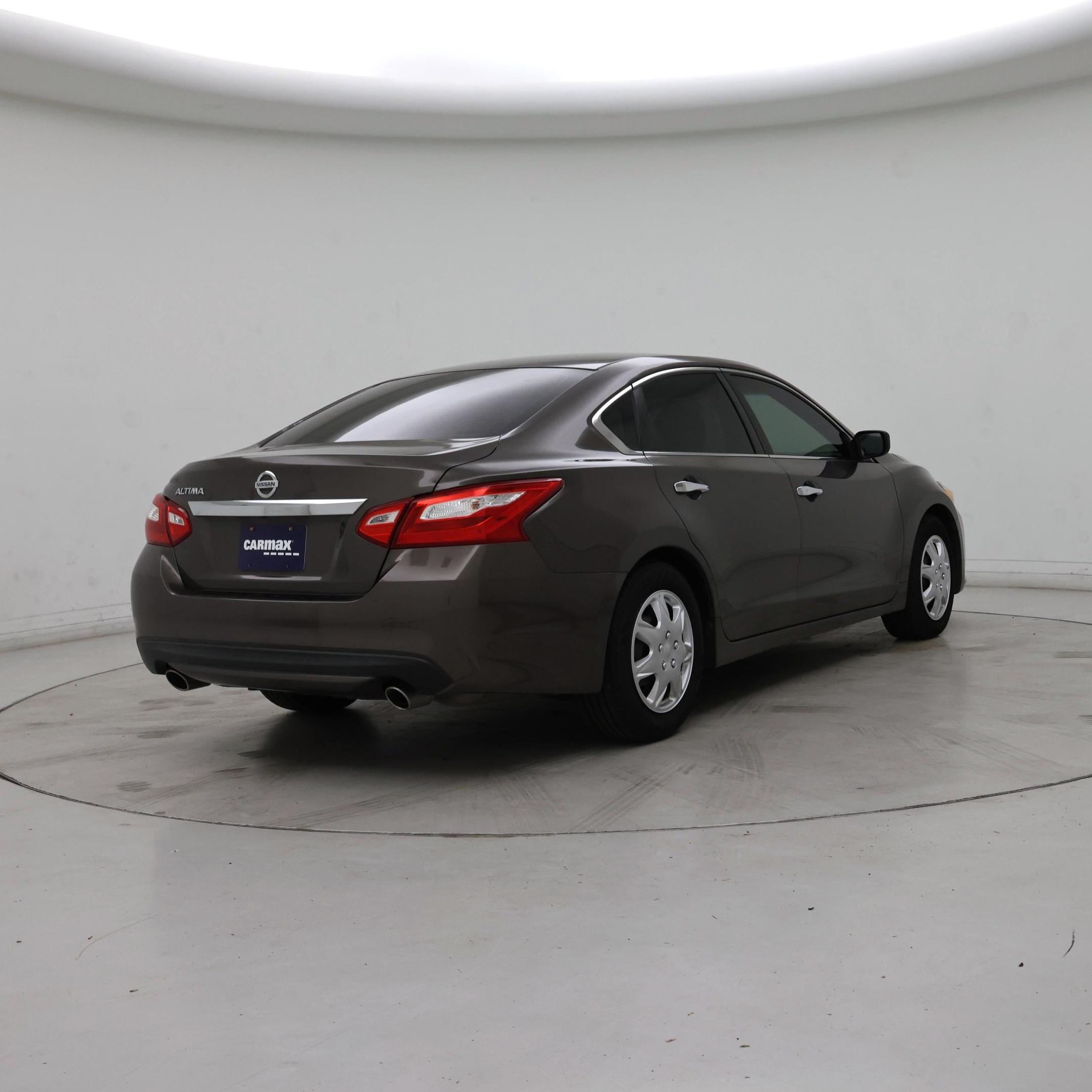 Thumbnail: 2017 Nissan Altima - 8