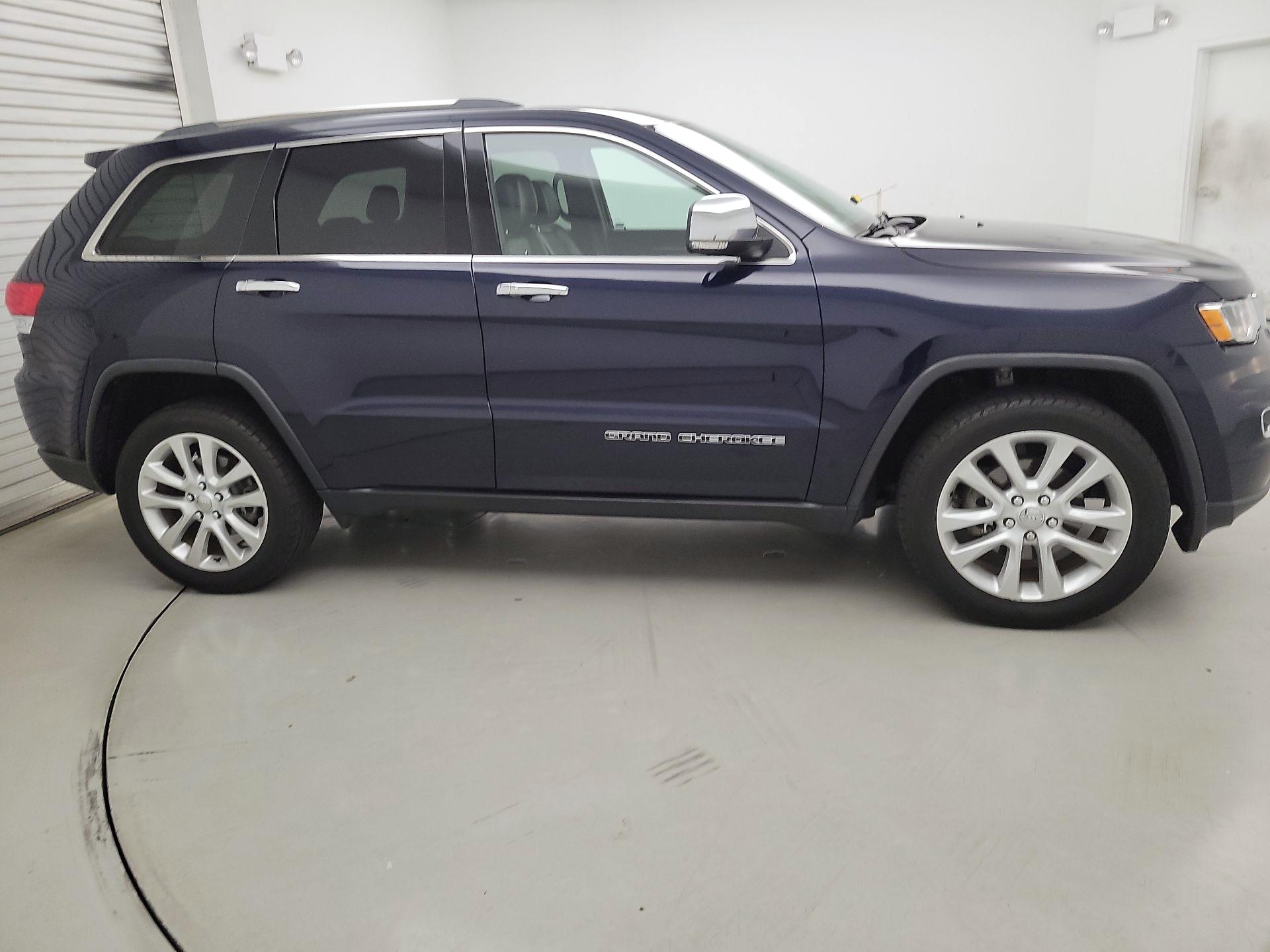 Thumbnail: 2017 Jeep Grand Cherokee - 4