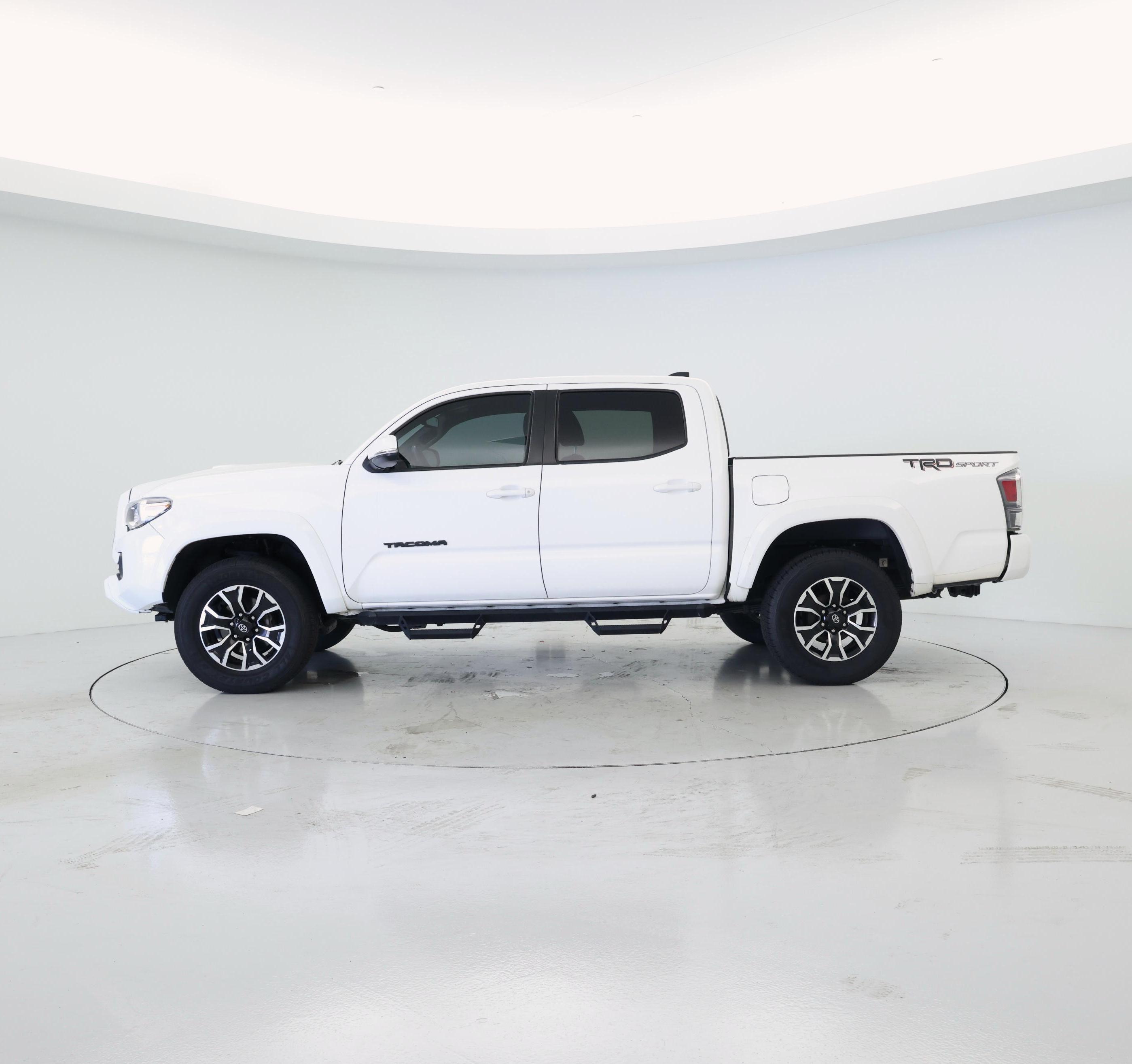 Thumbnail: 2021 Toyota Tacoma - 3
