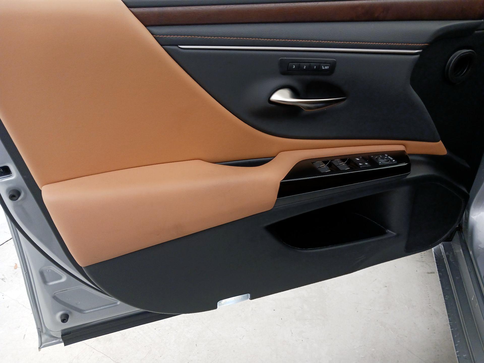 Thumbnail: 2024 Lexus ES - 12