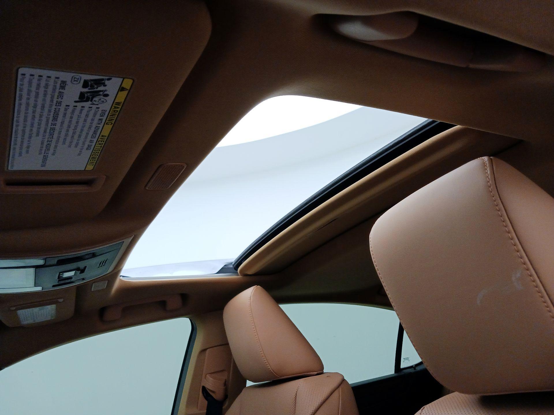 Thumbnail: 2024 Lexus ES - 19