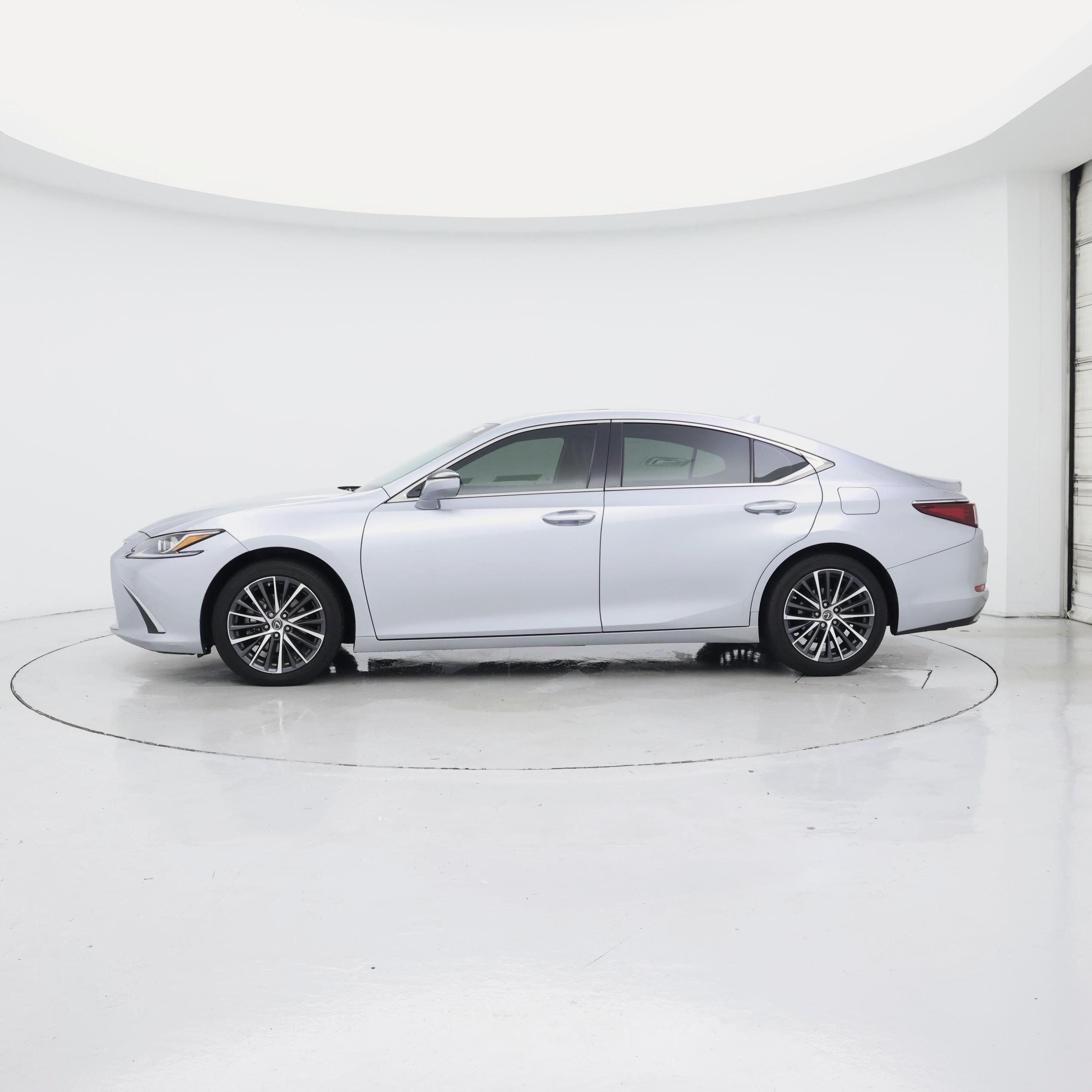 Thumbnail: 2024 Lexus ES - 3
