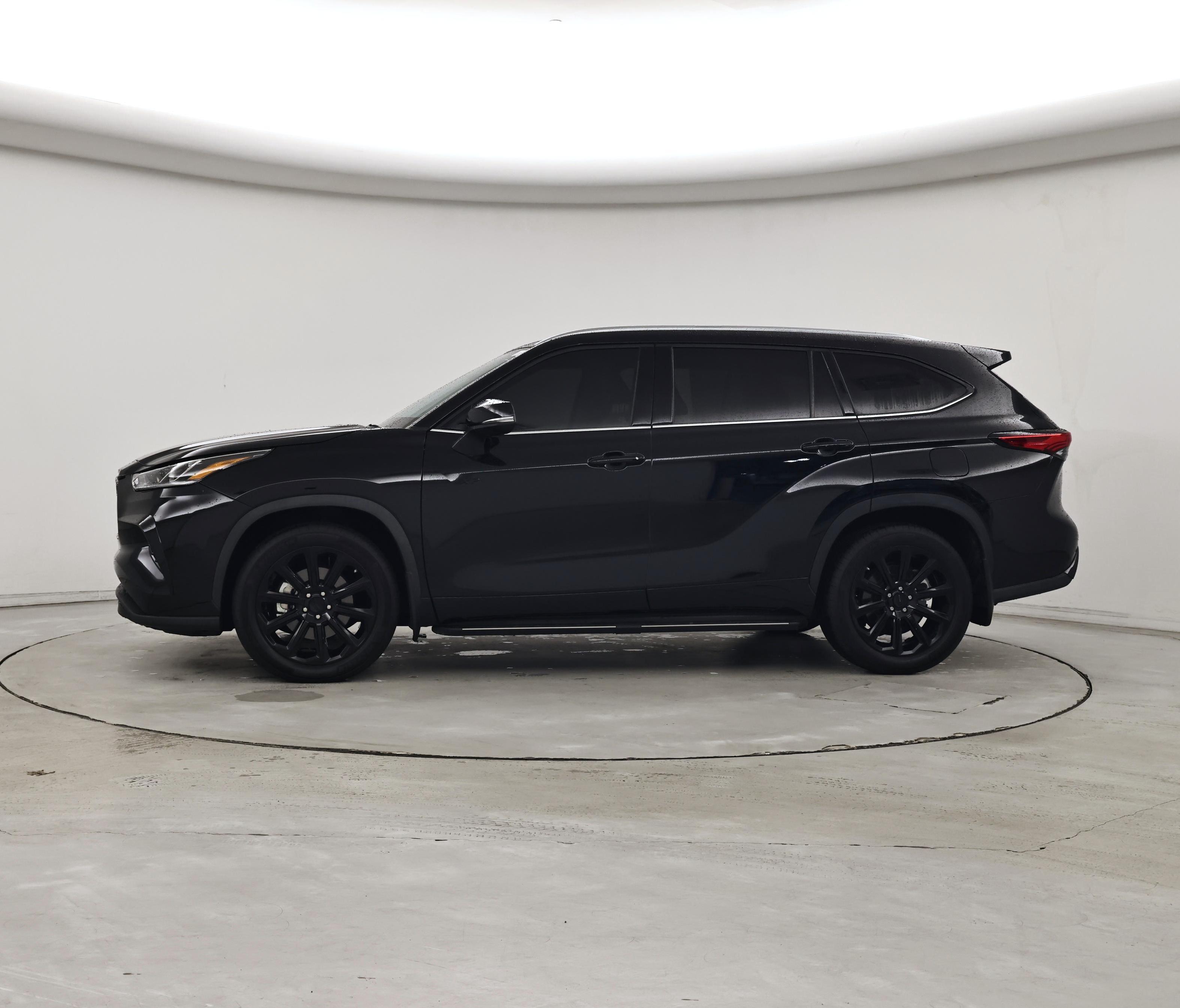 Thumbnail: 2023 Toyota Highlander - 3