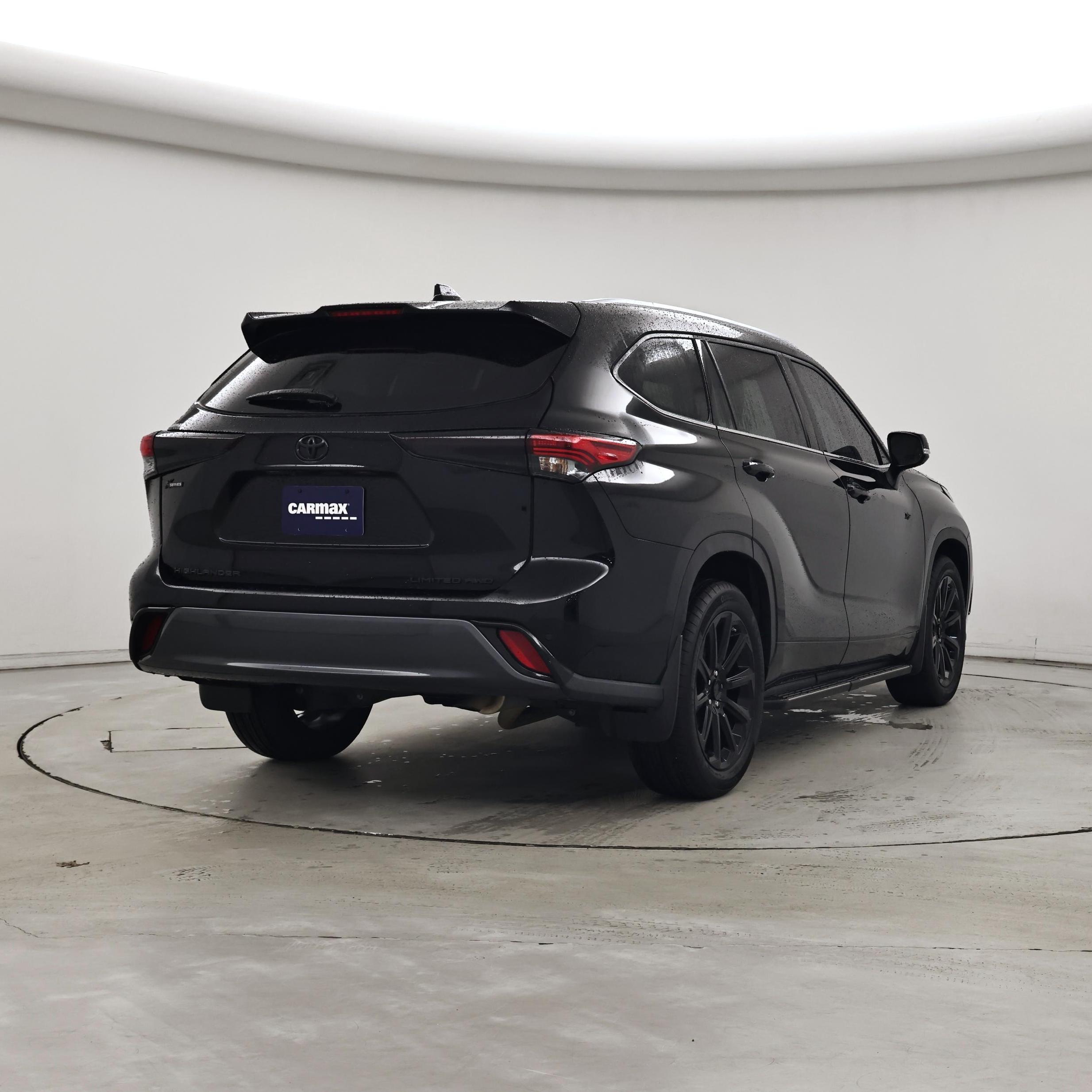 Thumbnail: 2023 Toyota Highlander - 8
