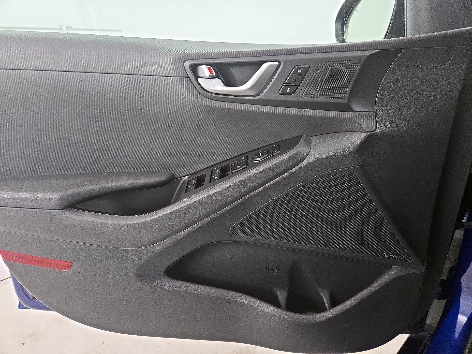 Thumbnail: 2019 Hyundai Ioniq - 12