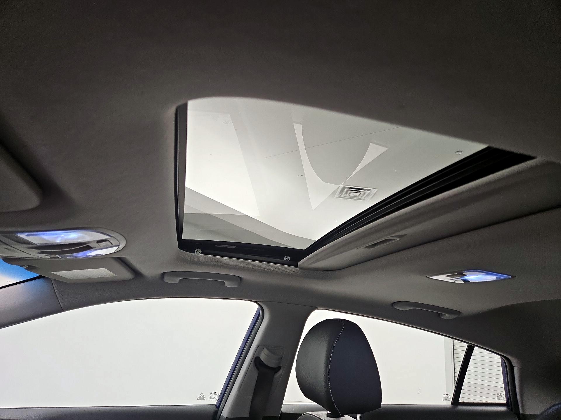 Thumbnail: 2019 Hyundai Ioniq - 20