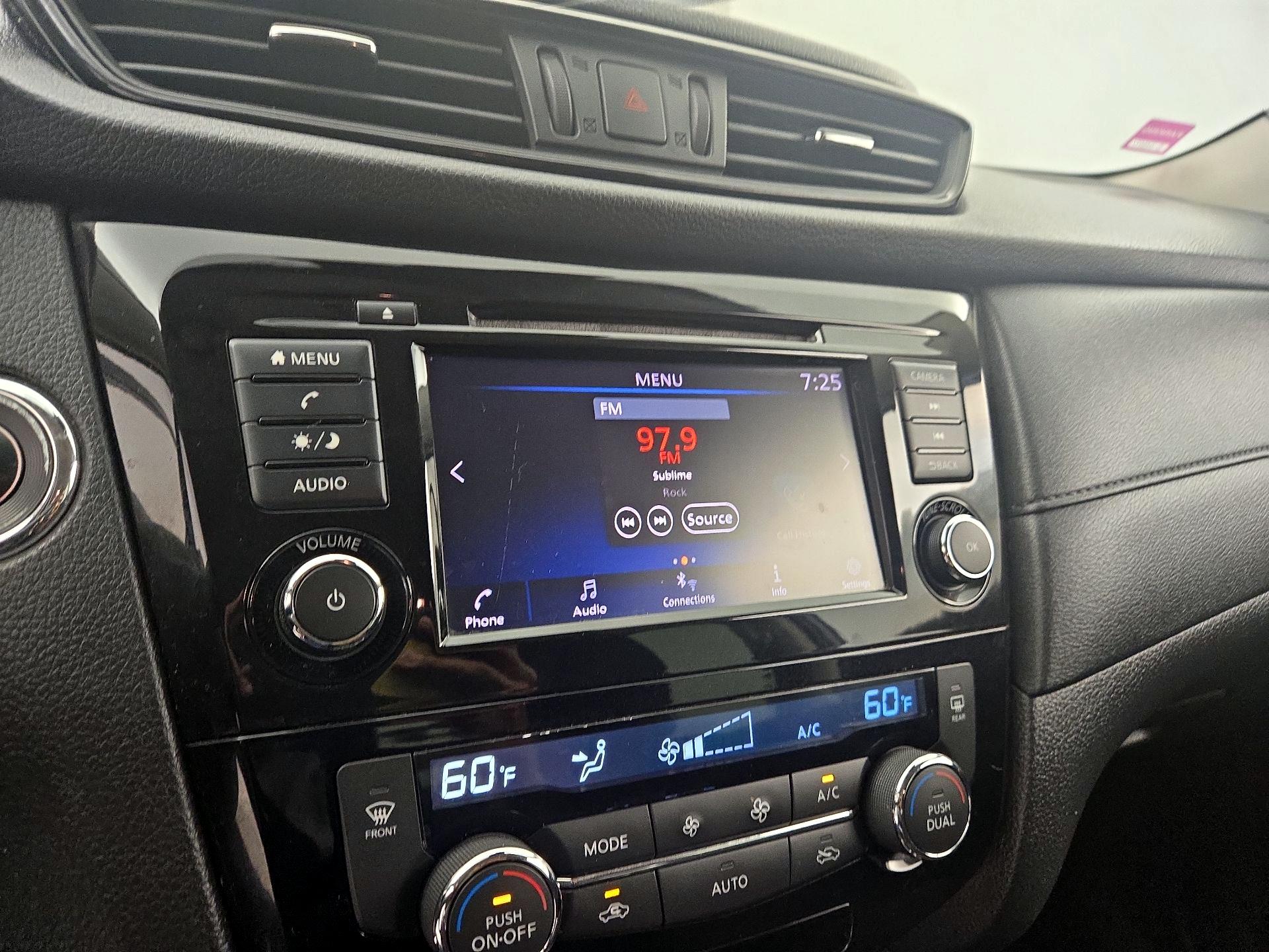 Thumbnail: 2020 Nissan Rogue - 15