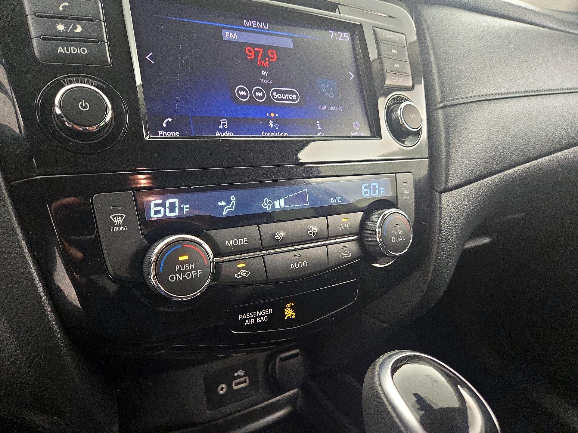 Thumbnail: 2020 Nissan Rogue - 16