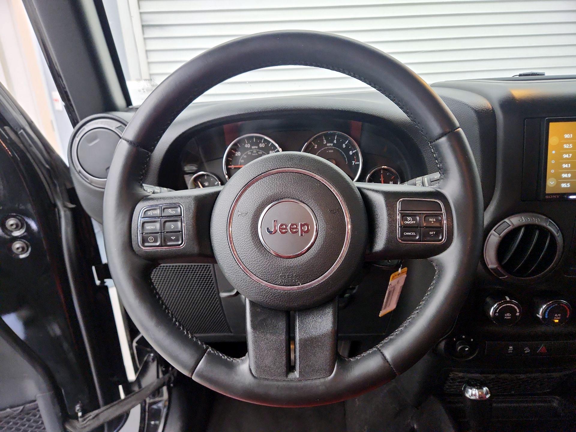 Thumbnail: 2017 Jeep Wrangler - 10