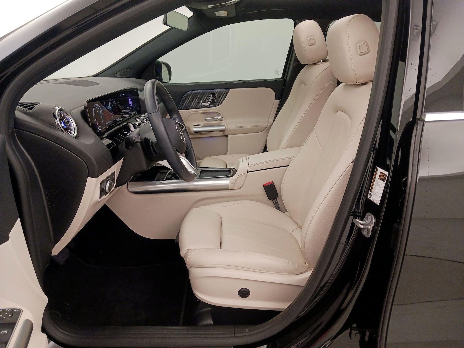 Side Airbags & Leatherette Seats
