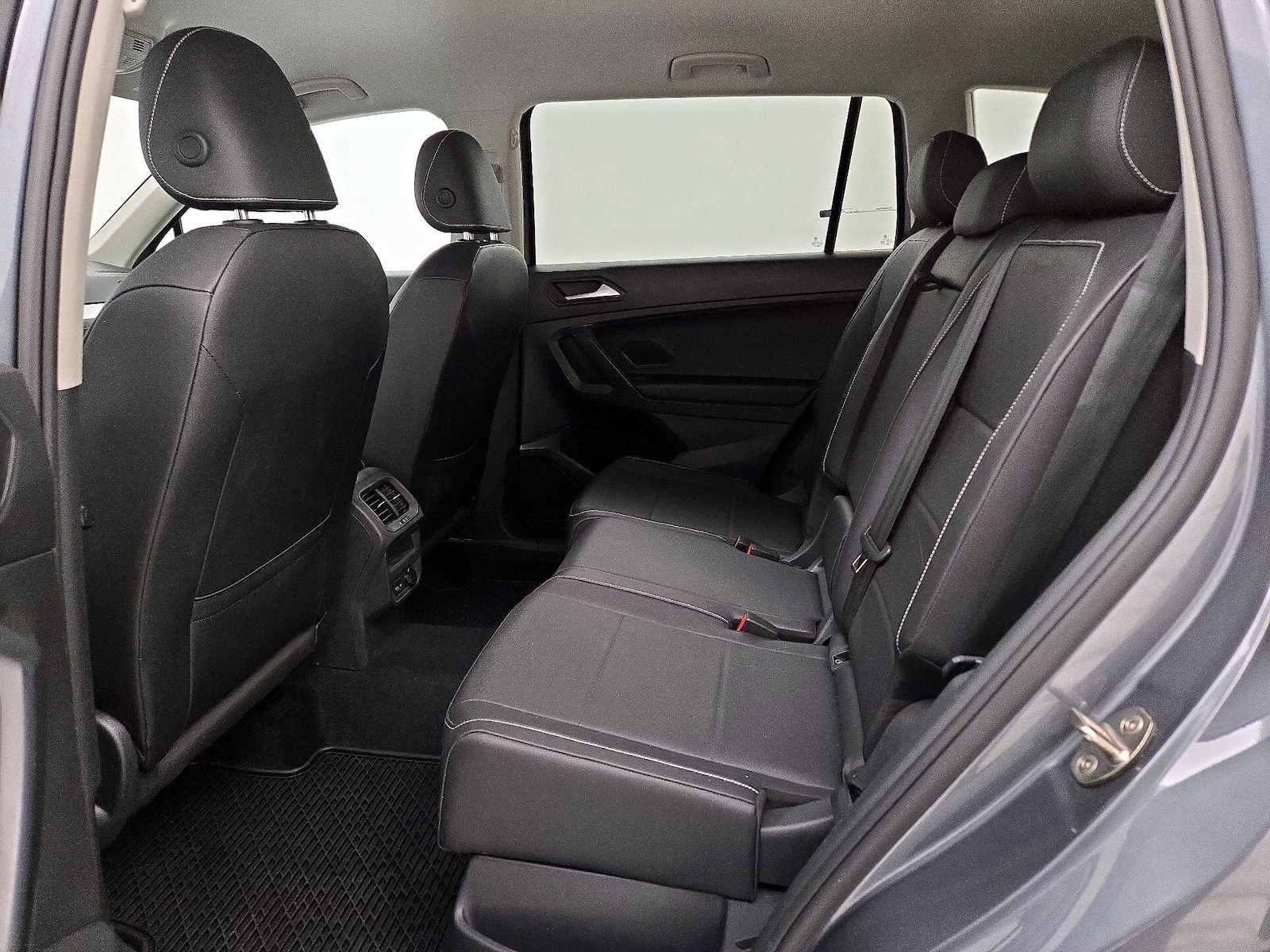 2021 Volkswagen Tiguan SE - Photo 20