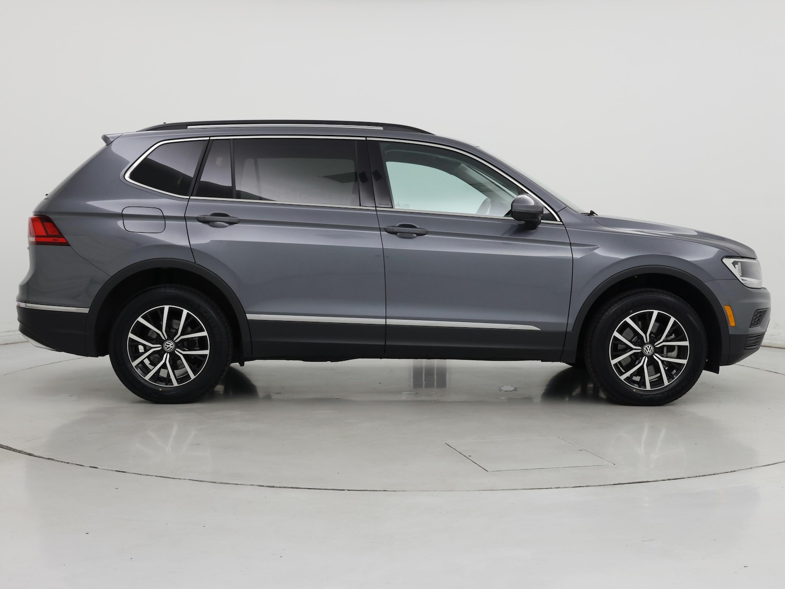 2021 Volkswagen Tiguan SE - Photo 8