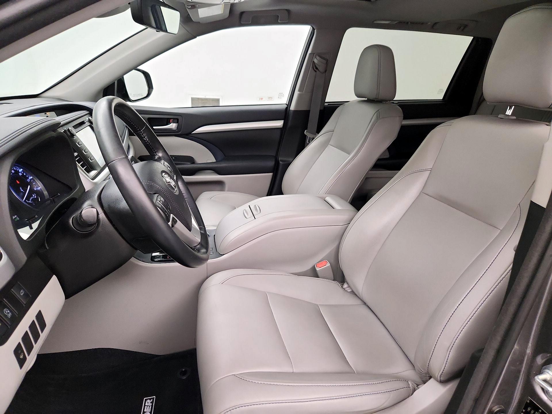 Thumbnail: 2017 Toyota Highlander - 11
