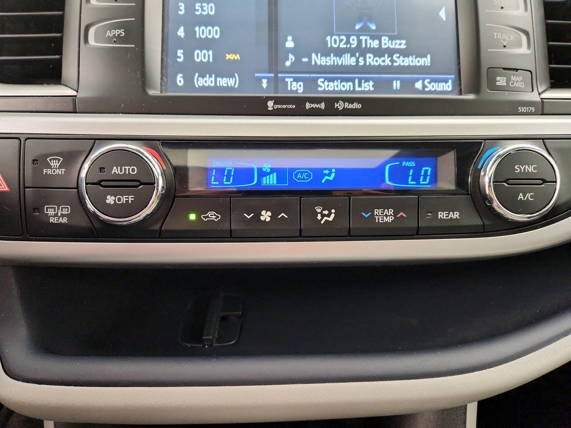 Thumbnail: 2017 Toyota Highlander - 16