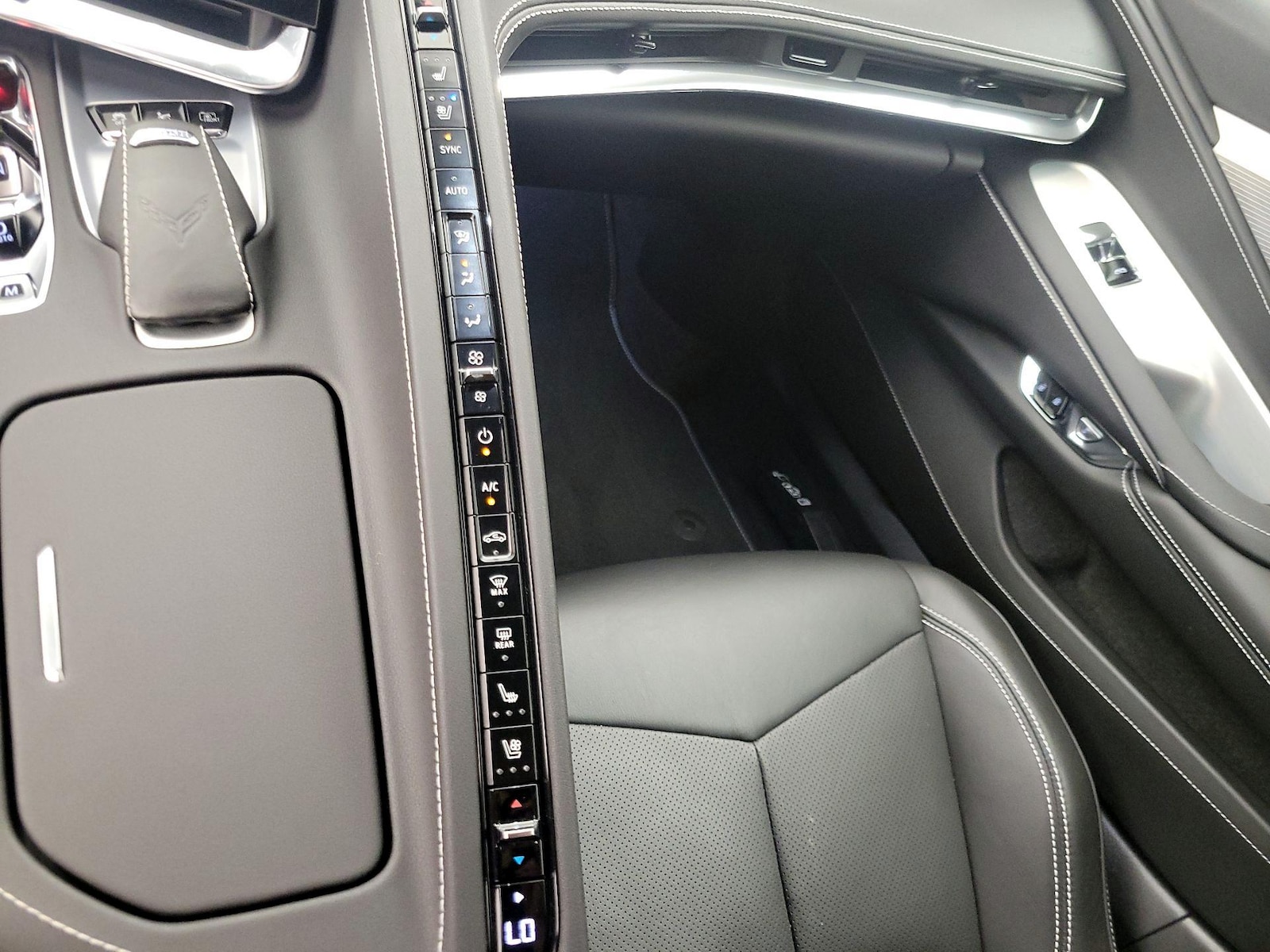 2020 Chevrolet Corvette 2LT - Photo 18