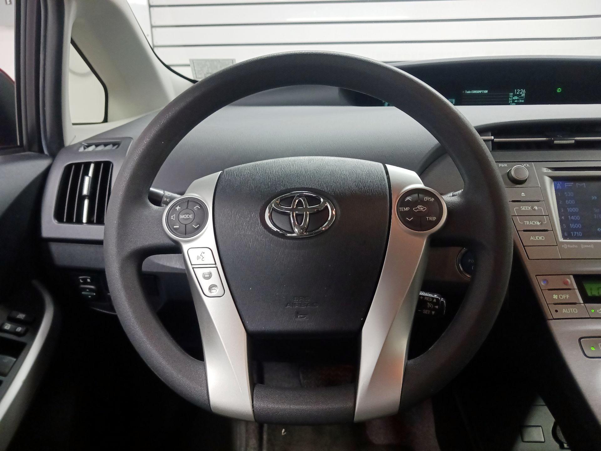 Thumbnail: 2015 Toyota Prius - 10