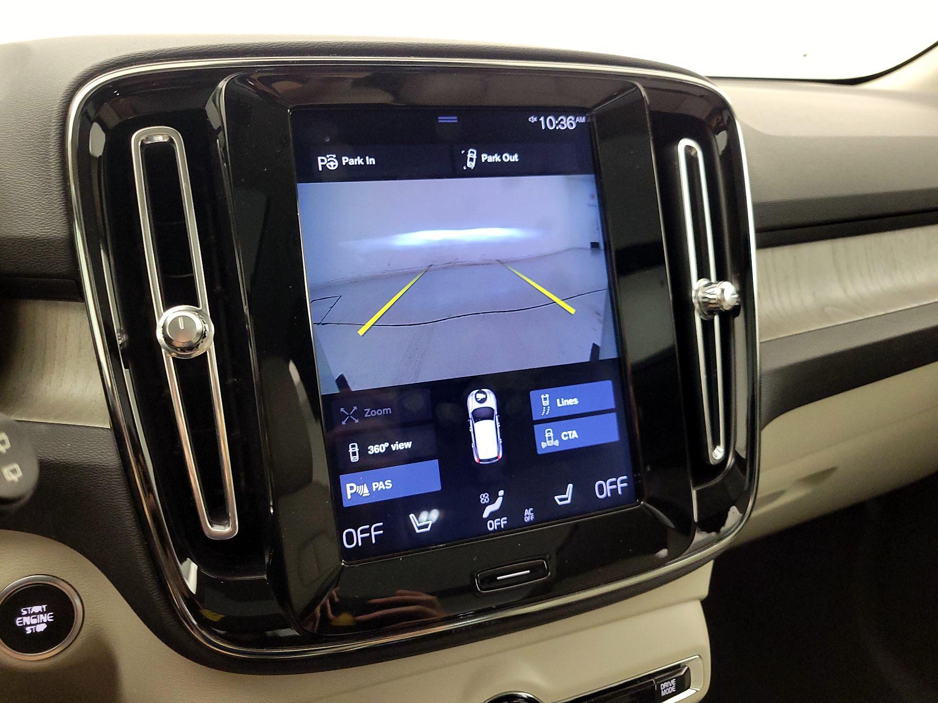 Thumbnail: 2019 Volvo XC40 - 14
