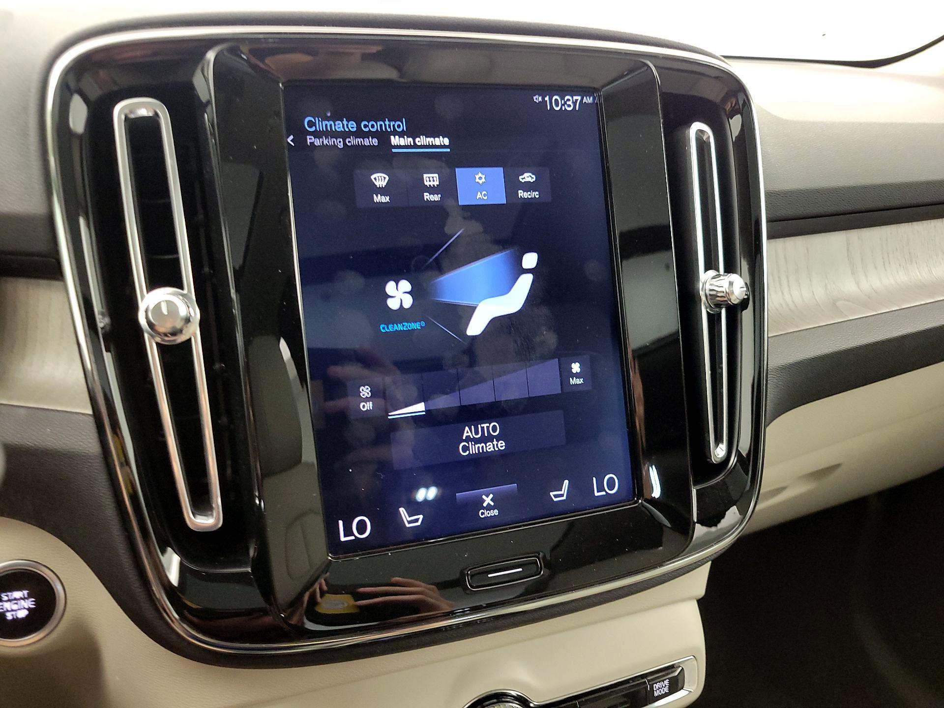 Thumbnail: 2019 Volvo XC40 - 16