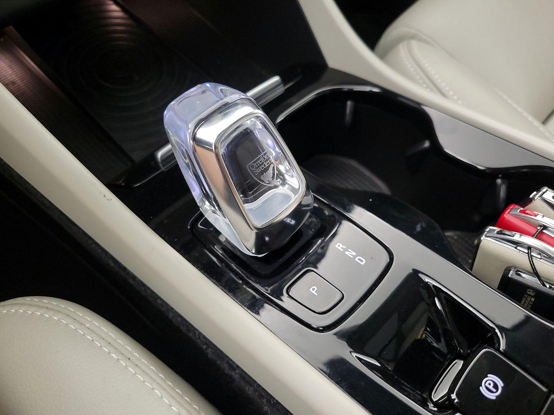 Thumbnail: 2019 Volvo XC40 - 17