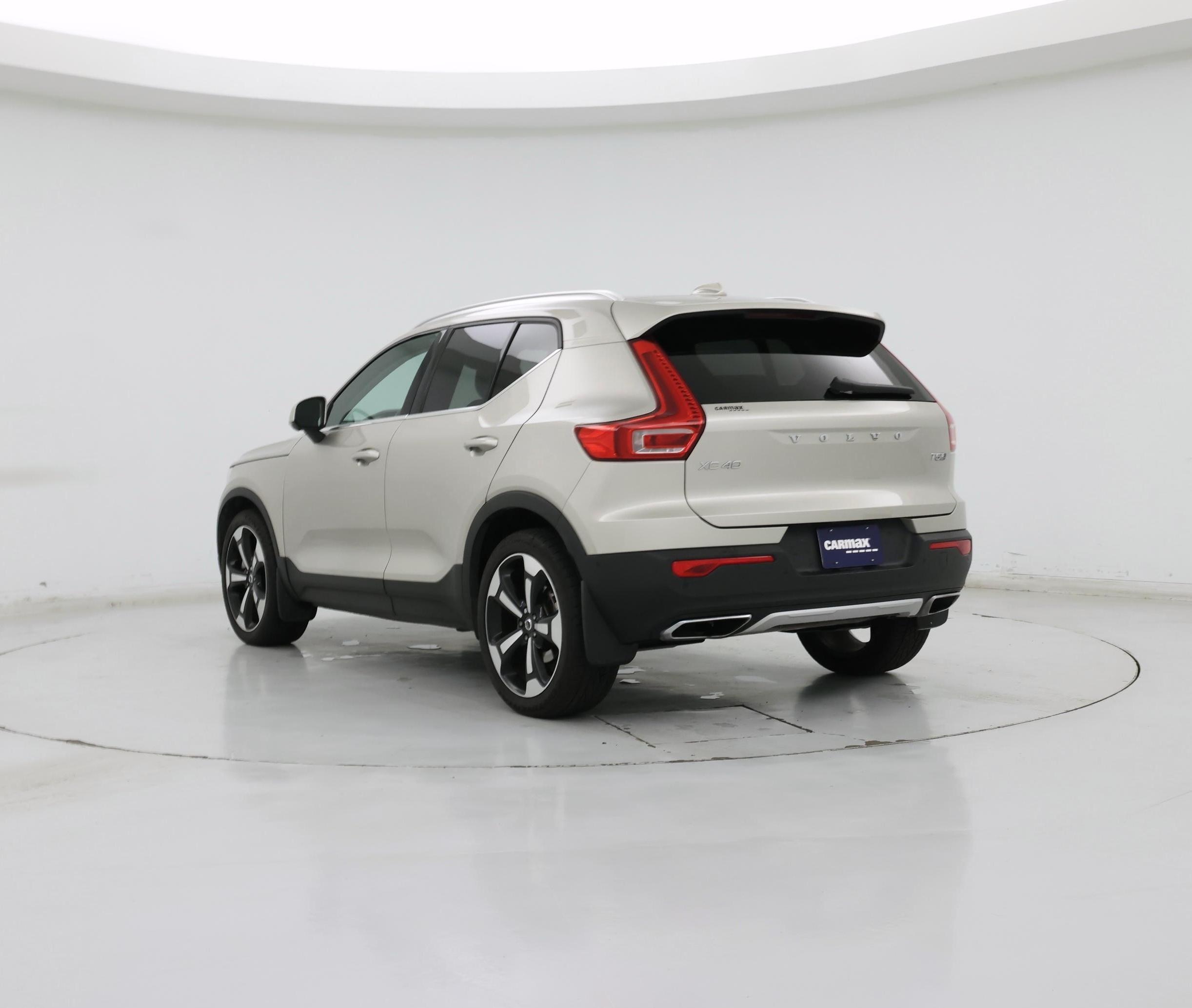 Thumbnail: 2019 Volvo XC40 - 2