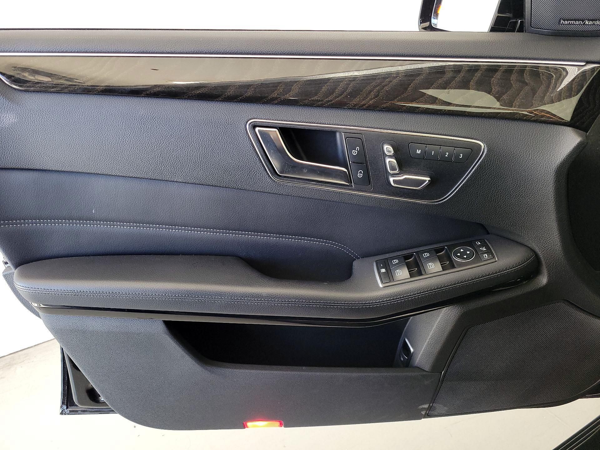 Thumbnail: 2016 Mercedes-Benz E-Class - 12