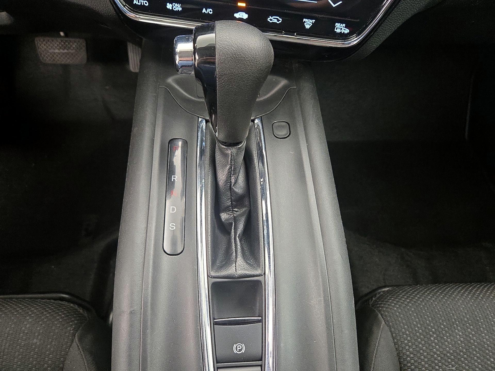 Thumbnail: 2016 Honda HR-V - 17