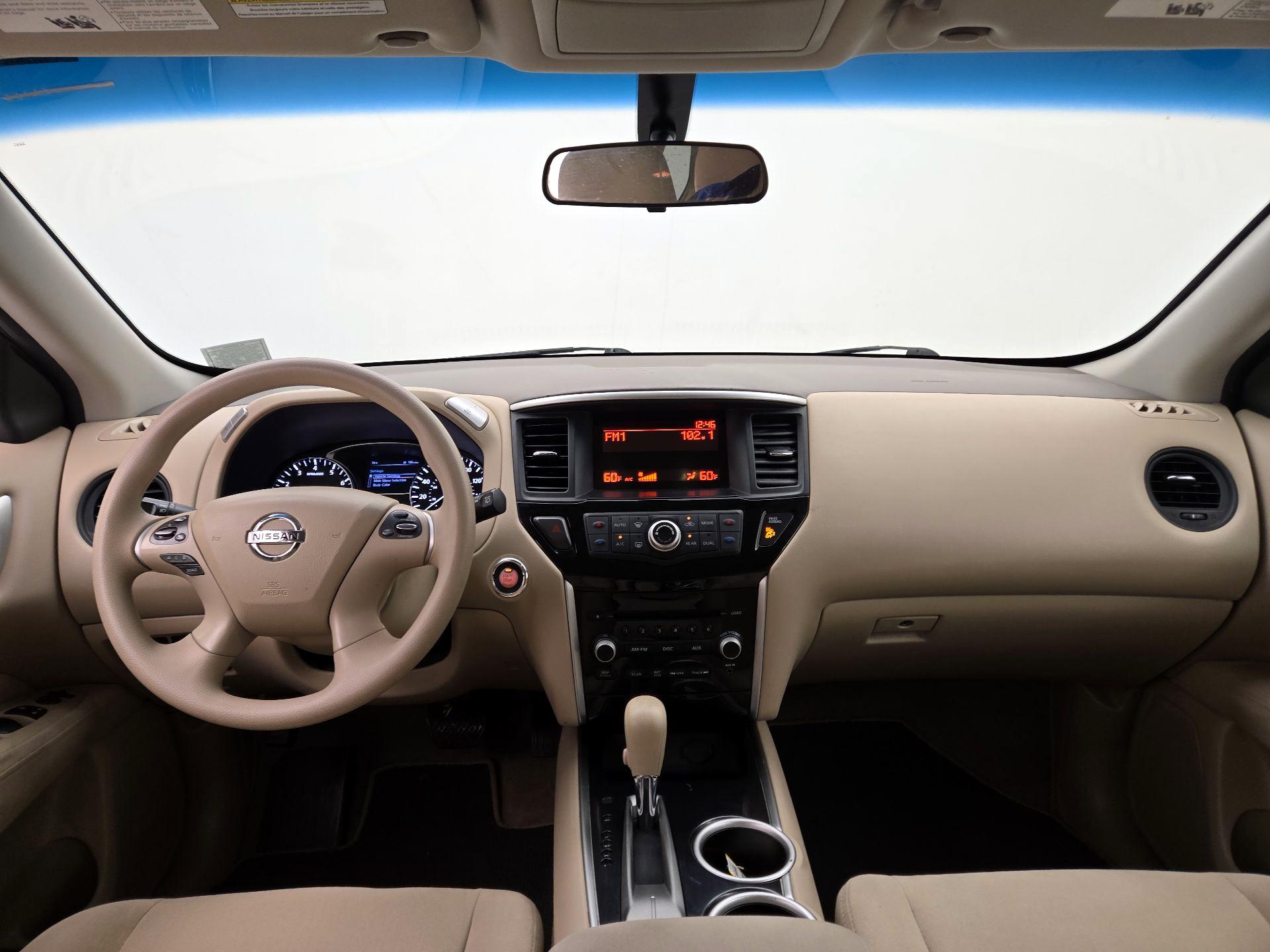 Thumbnail: 2015 Nissan Pathfinder - 9