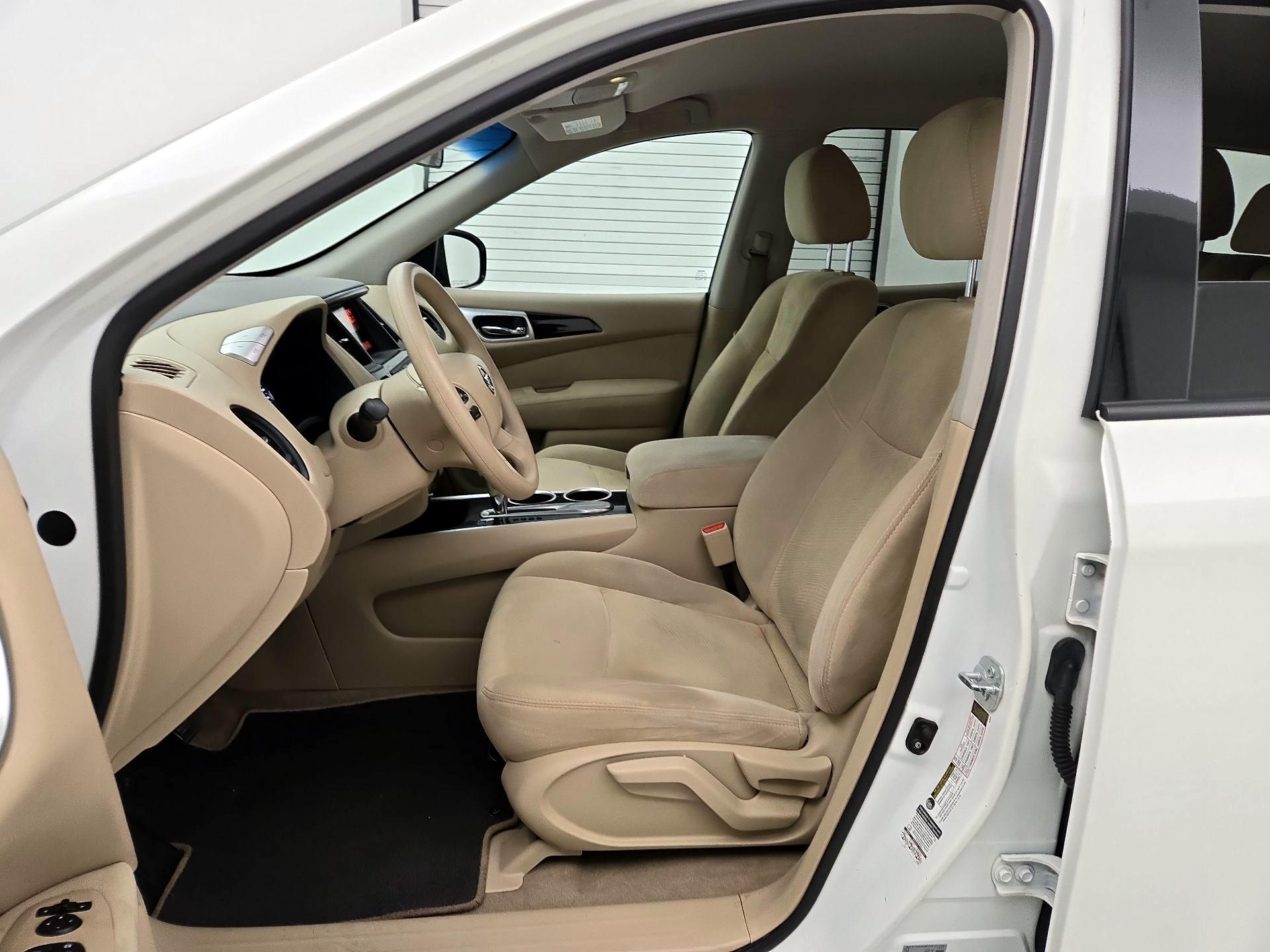 Thumbnail: 2015 Nissan Pathfinder - 11