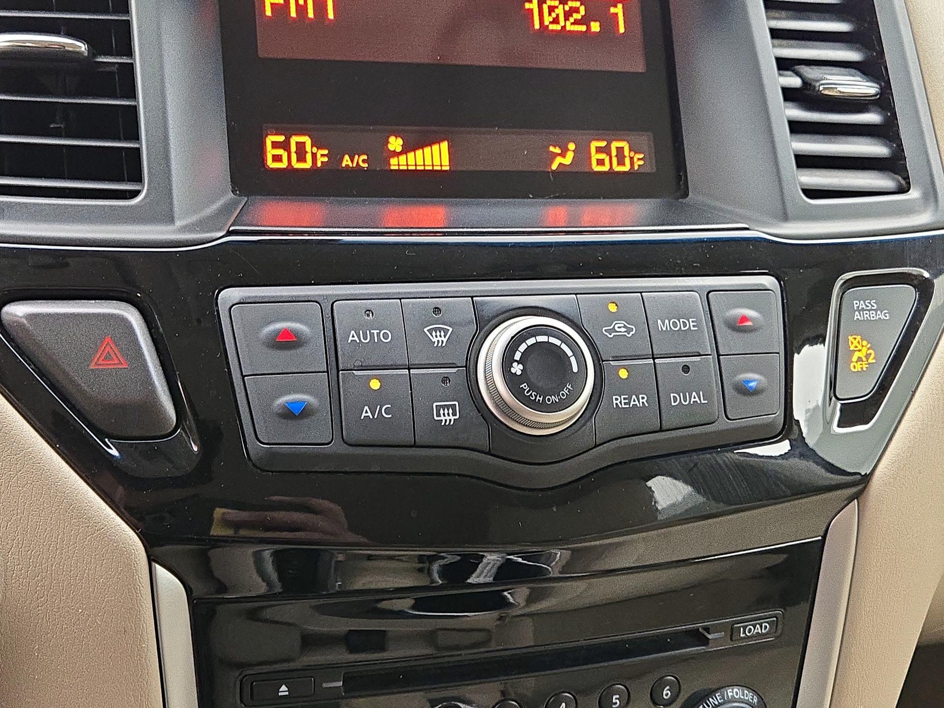 Thumbnail: 2015 Nissan Pathfinder - 15