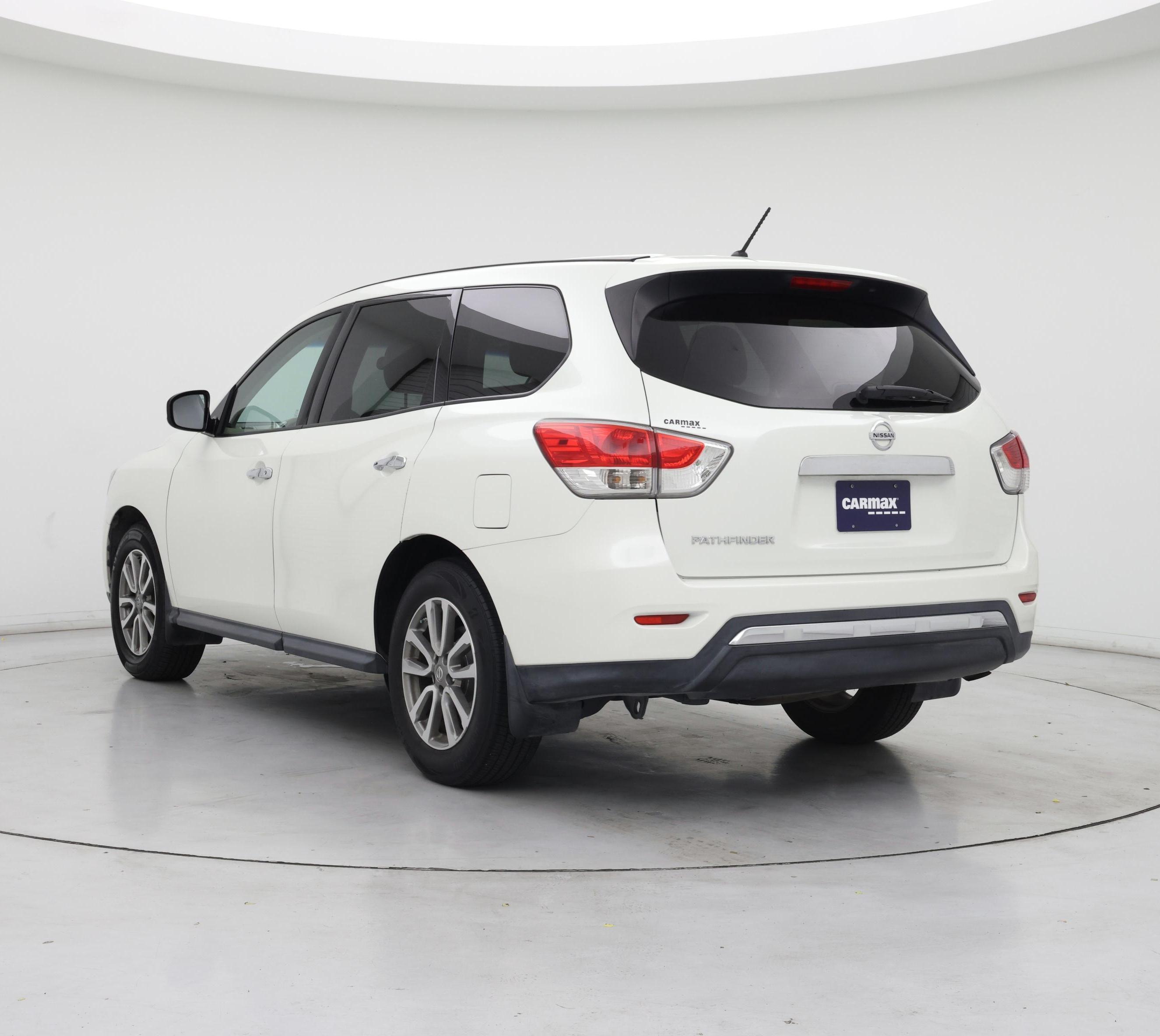 Thumbnail: 2015 Nissan Pathfinder - 2