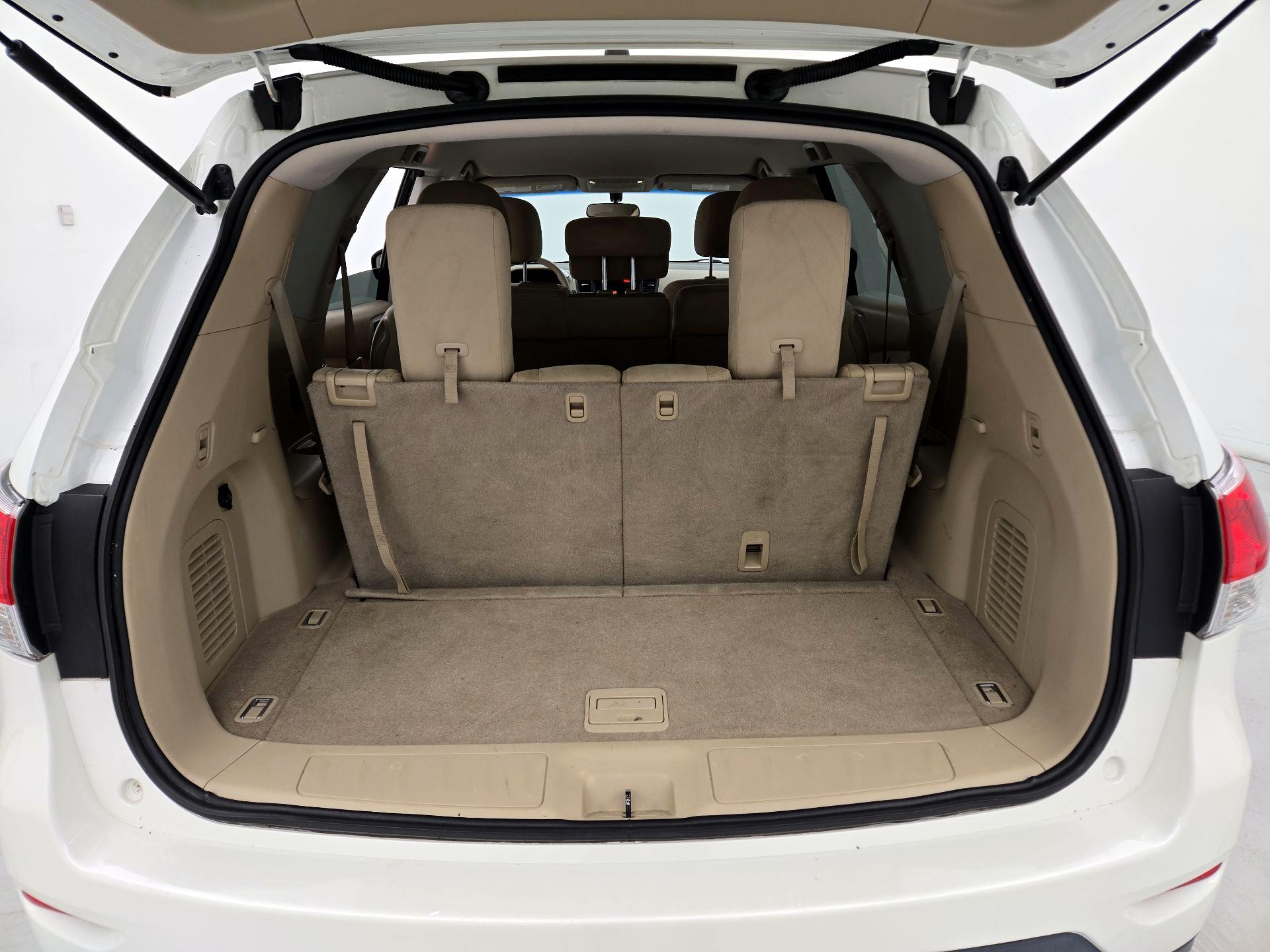 Thumbnail: 2015 Nissan Pathfinder - 19