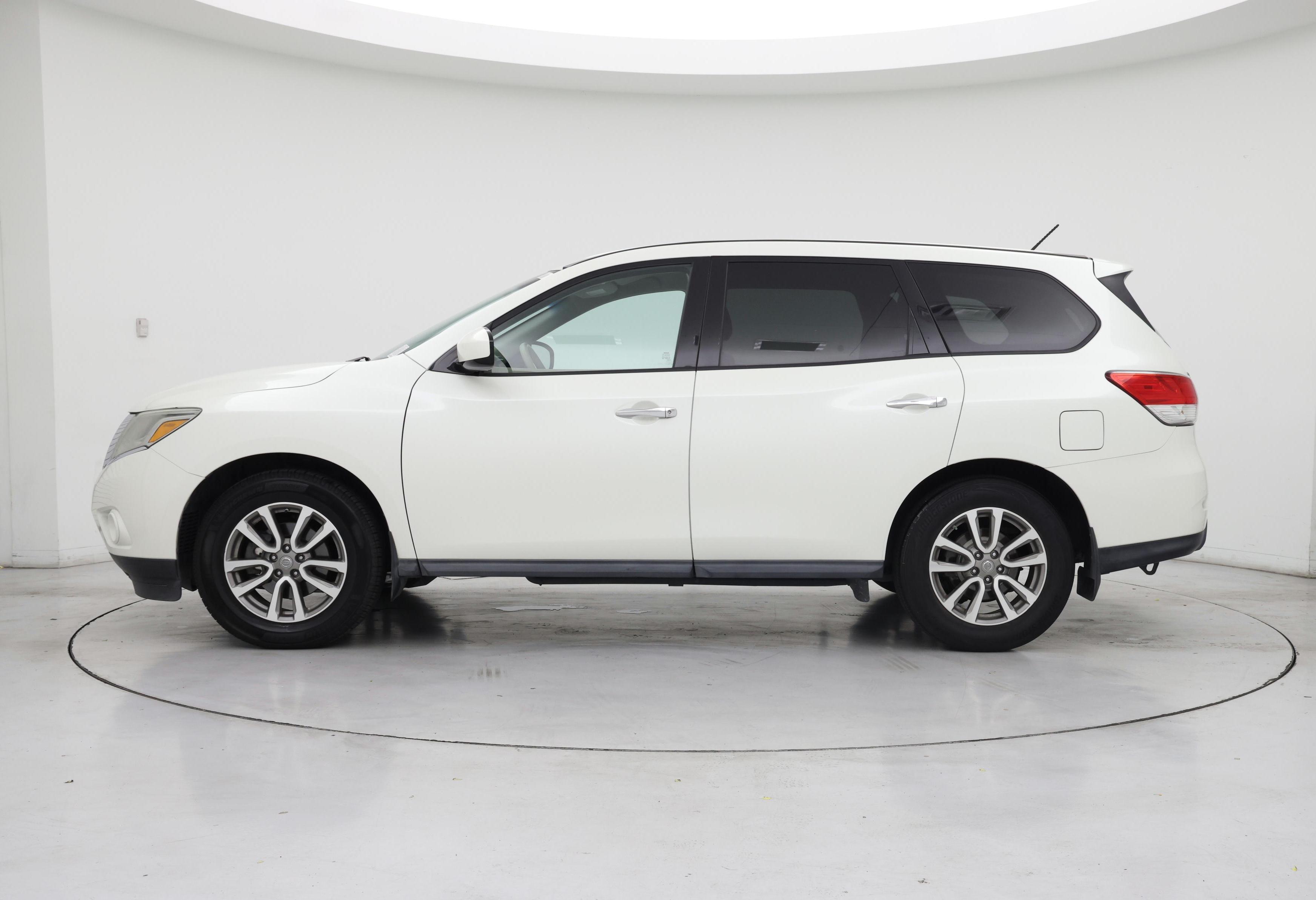 Thumbnail: 2015 Nissan Pathfinder - 3