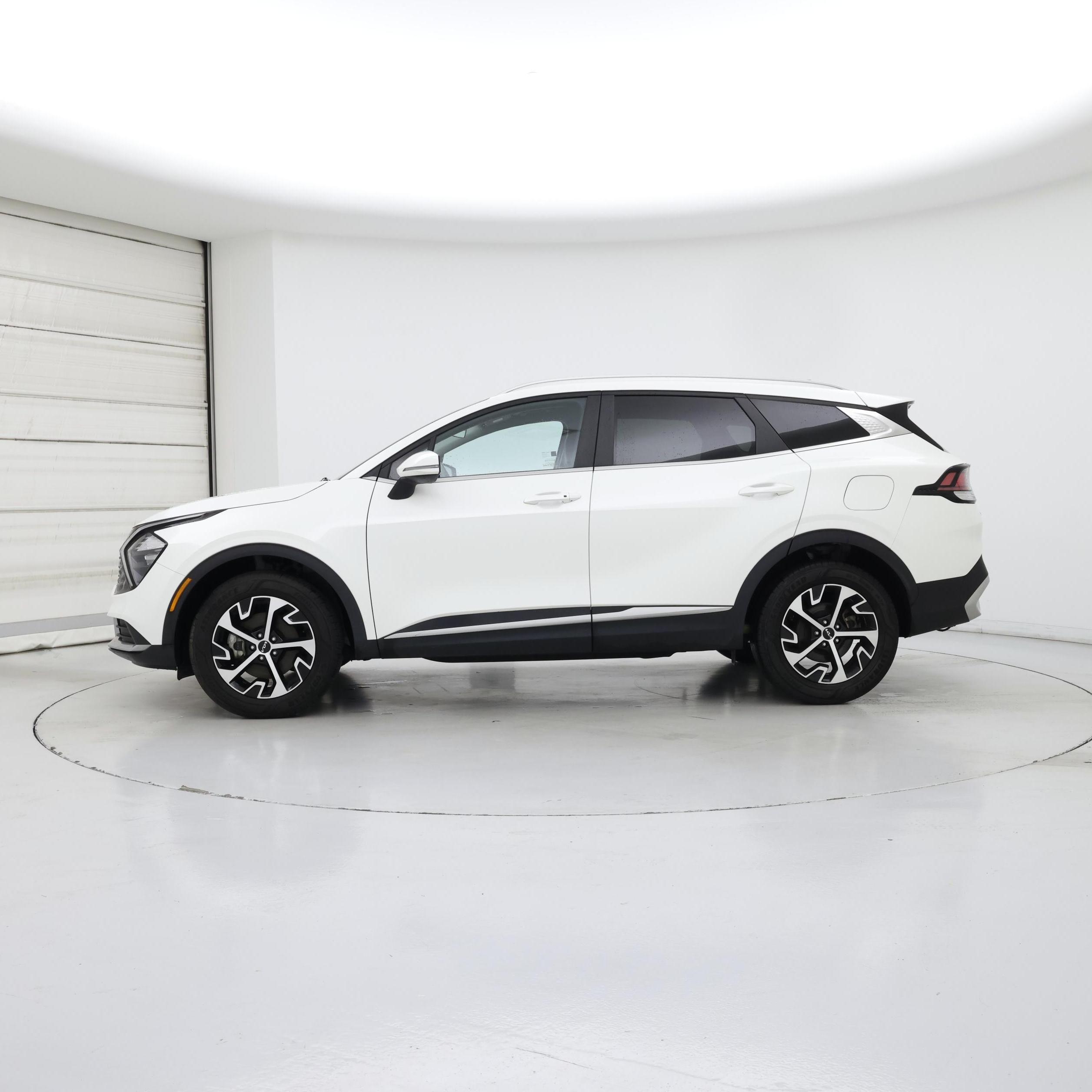 Thumbnail: 2023 Kia Sportage - 3