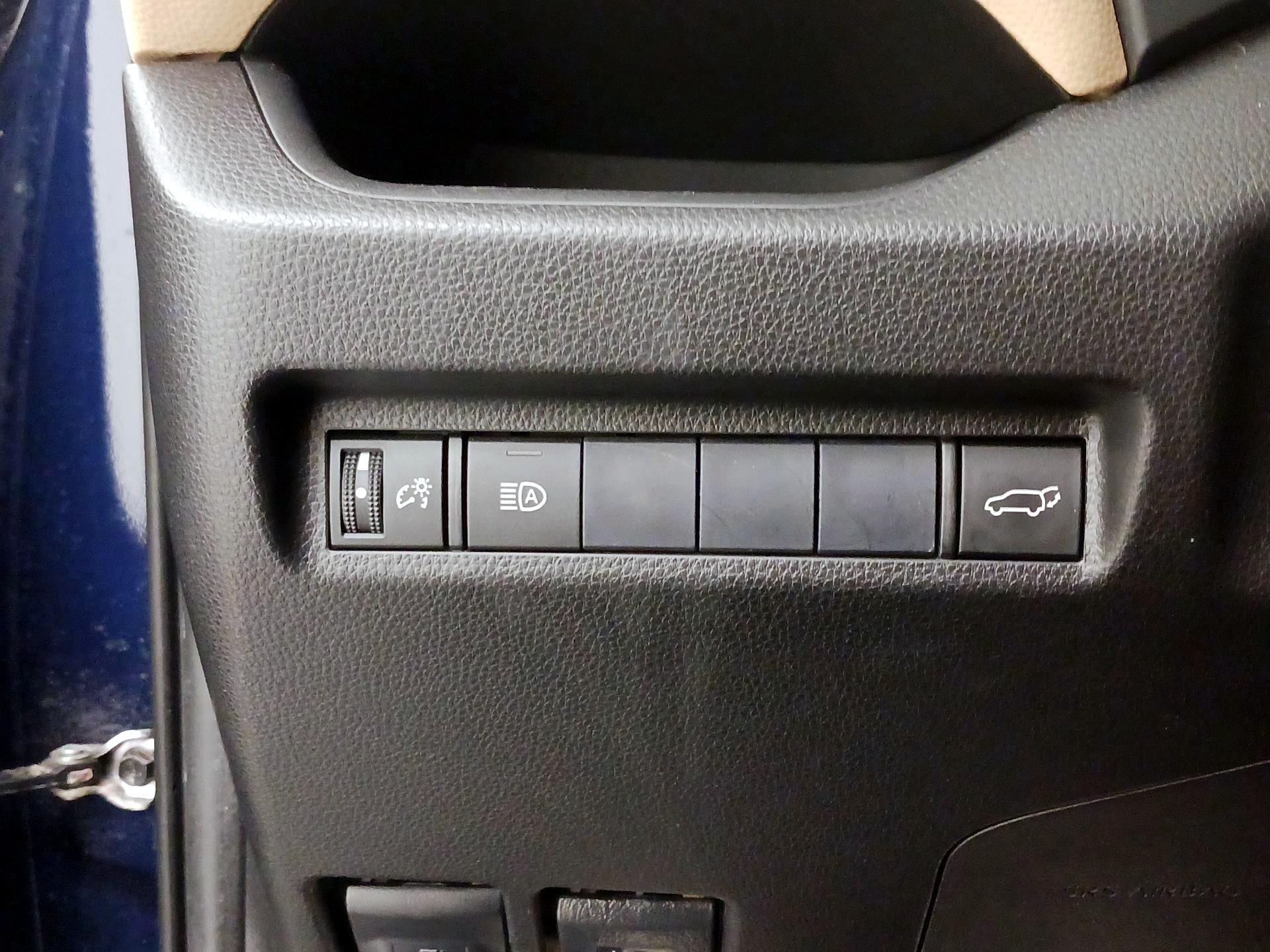 Thumbnail: 2019 Toyota RAV4 - 13