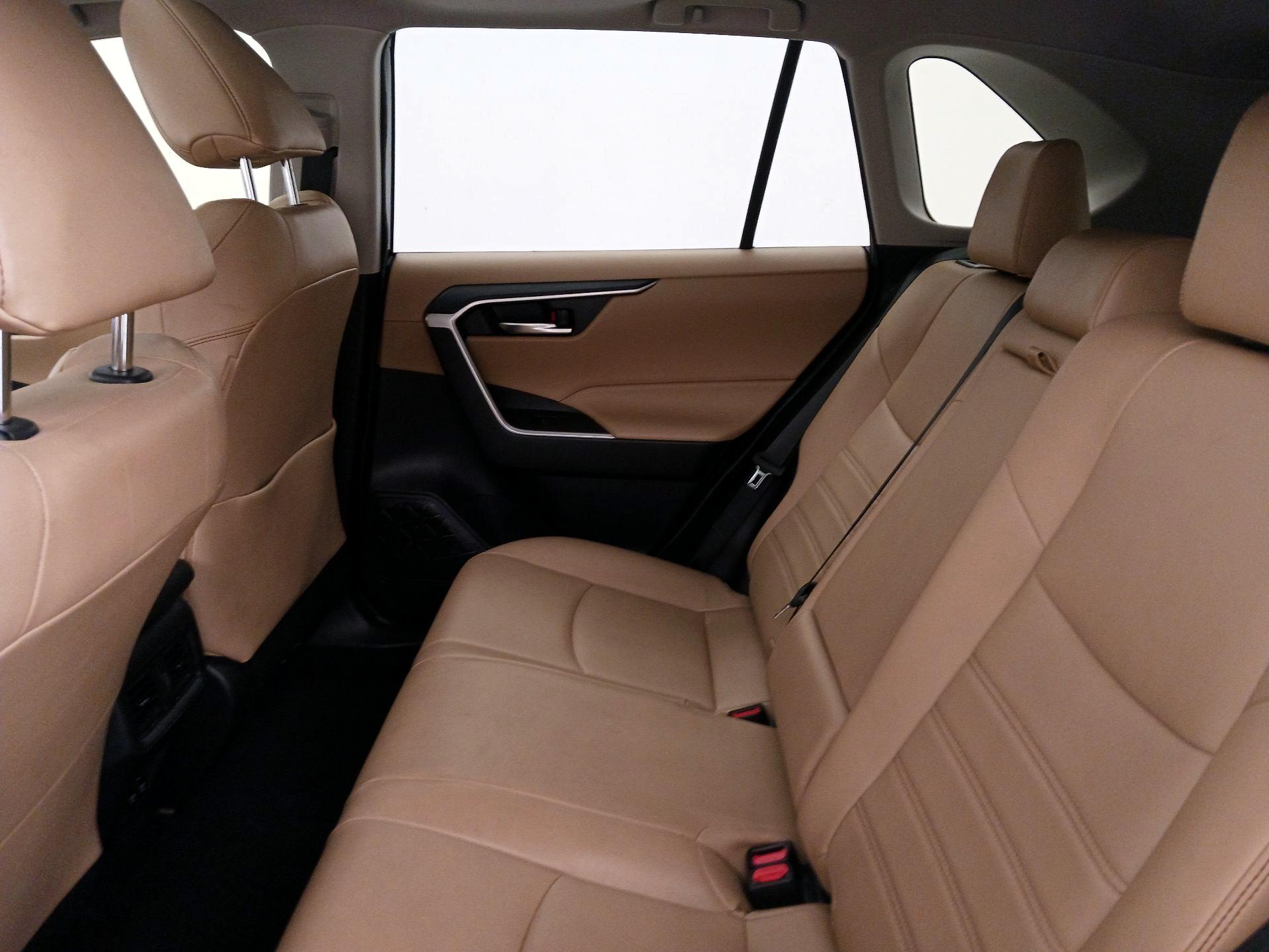 Thumbnail: 2019 Toyota RAV4 - 20