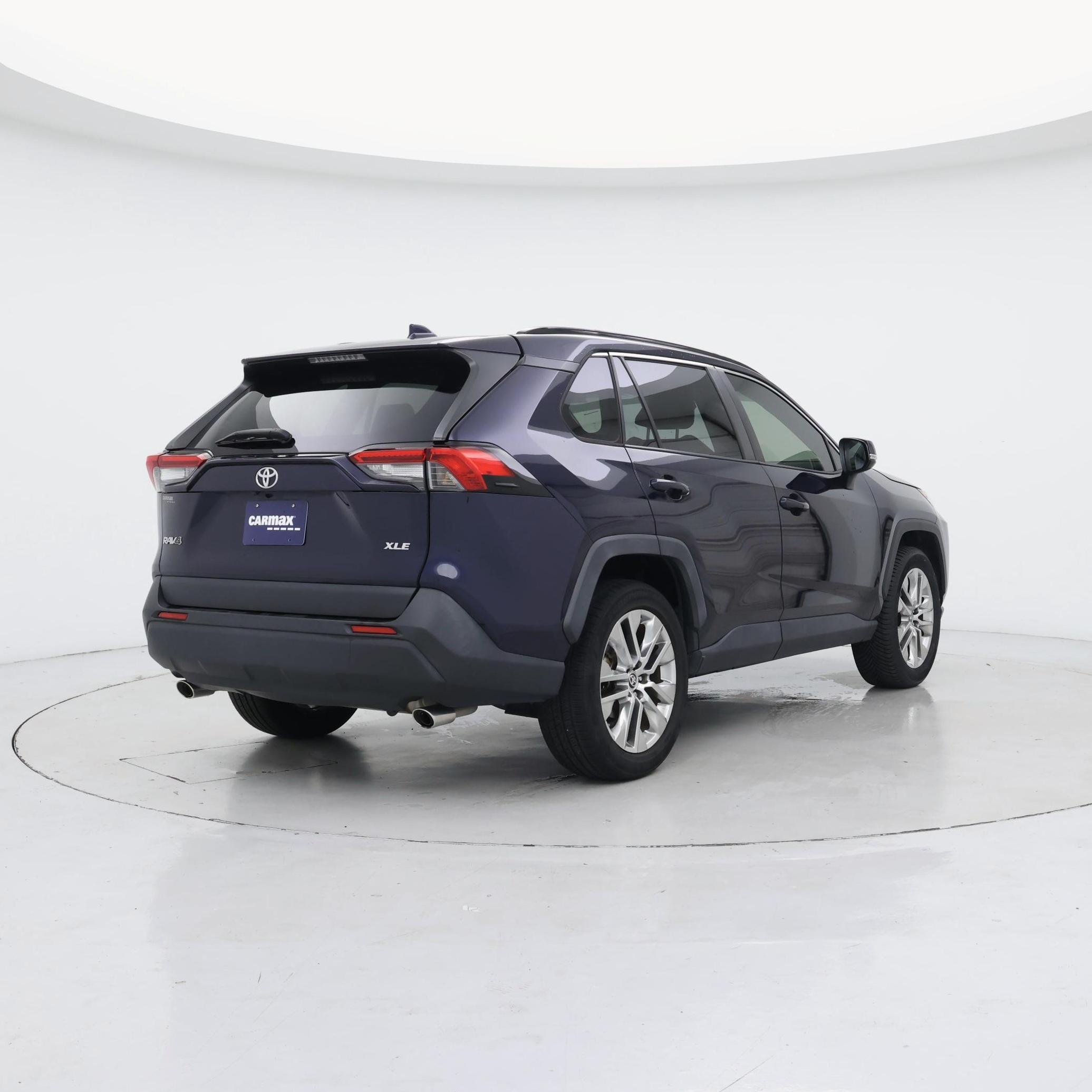 Thumbnail: 2019 Toyota RAV4 - 8