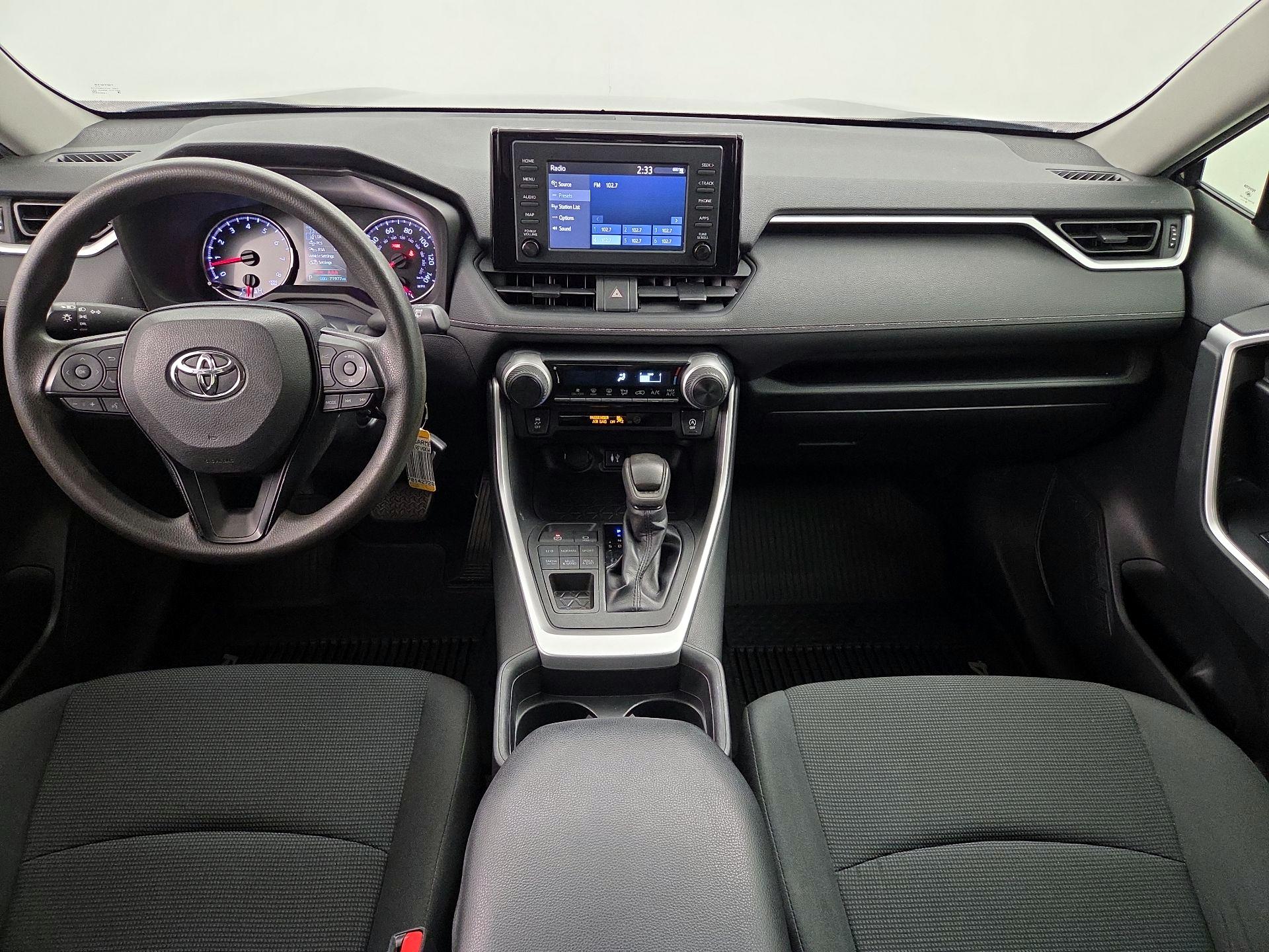 Thumbnail: 2019 Toyota RAV4 - 9