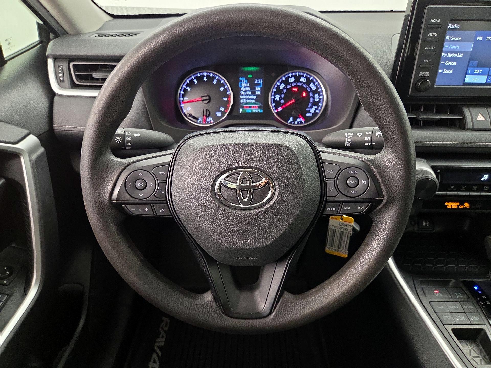 Thumbnail: 2019 Toyota RAV4 - 10