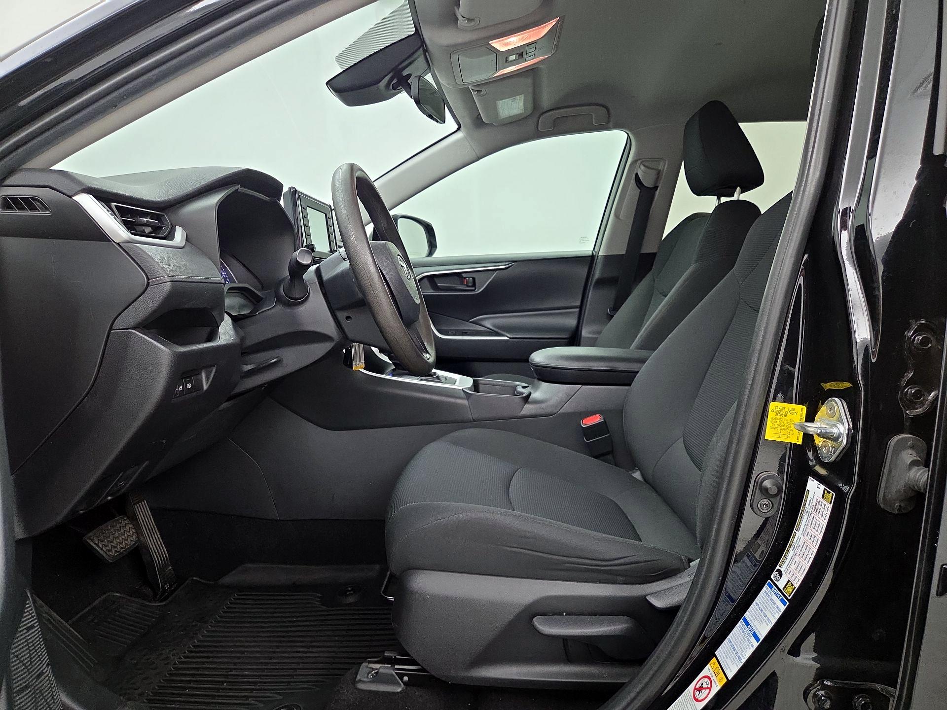 Thumbnail: 2019 Toyota RAV4 - 11