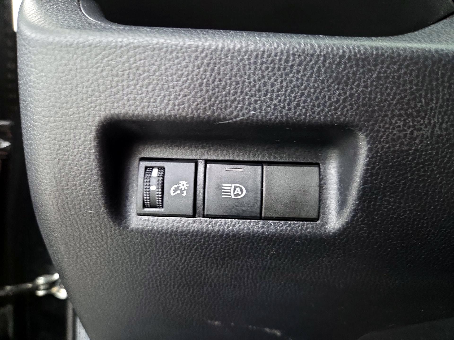 Thumbnail: 2019 Toyota RAV4 - 13
